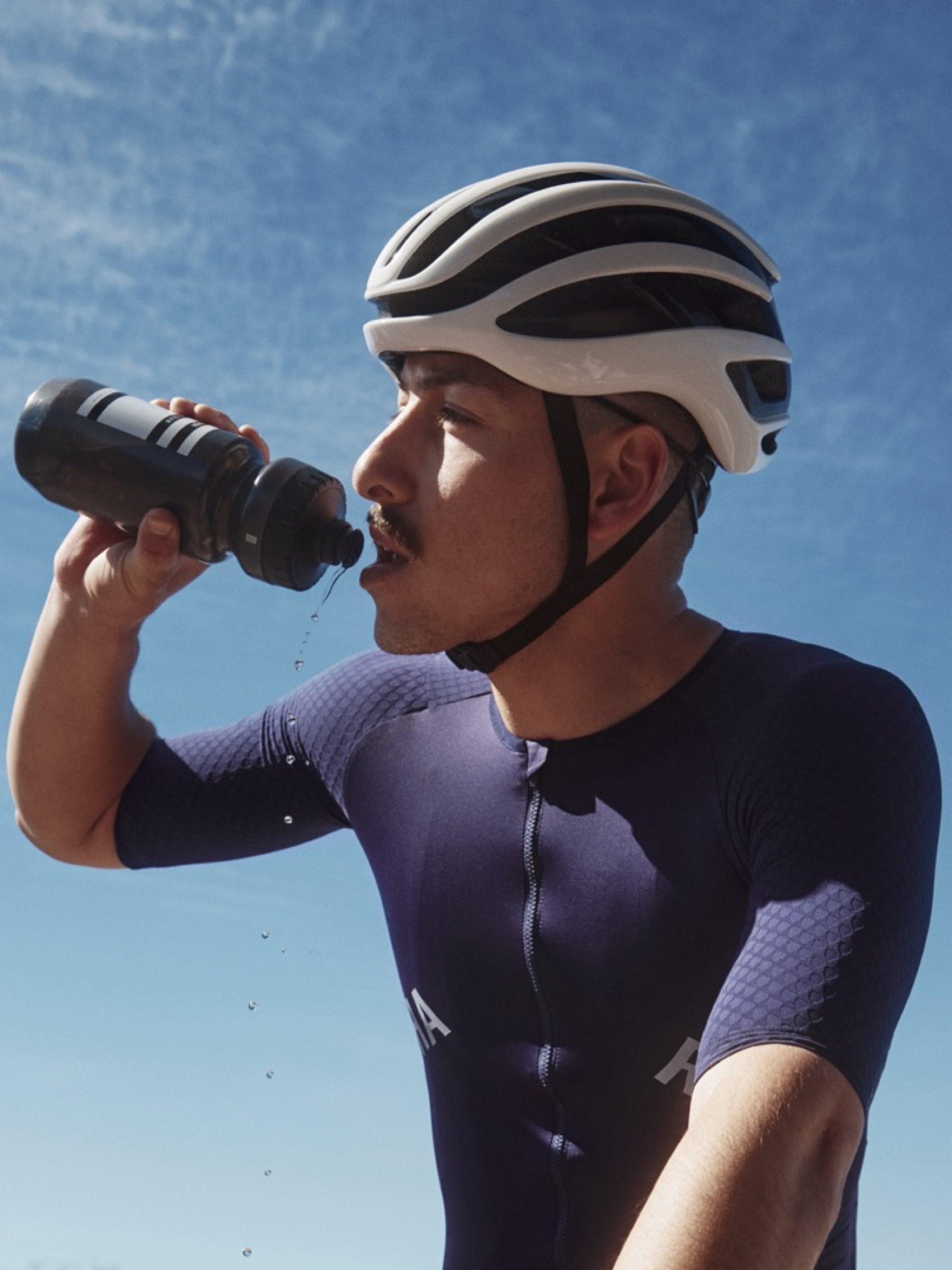 ラファ プロチーム - 完璧を求めて繰り返す | Rapha