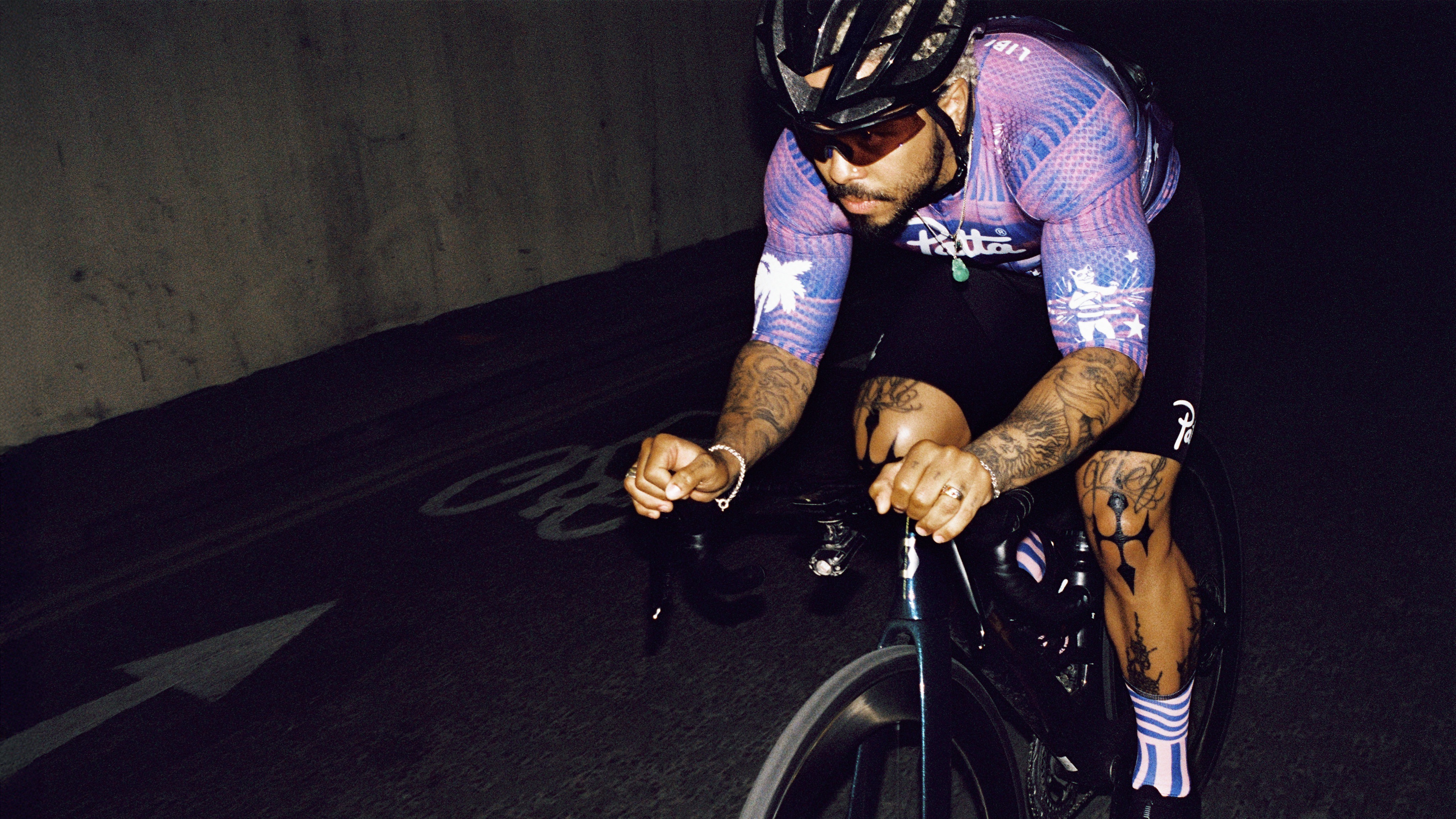 新品 Rapha + Patta 特別限定版 コットン フーディー ブラック 新品 Rapha + Patta 特別限定版 コットン フーディー ブラックの