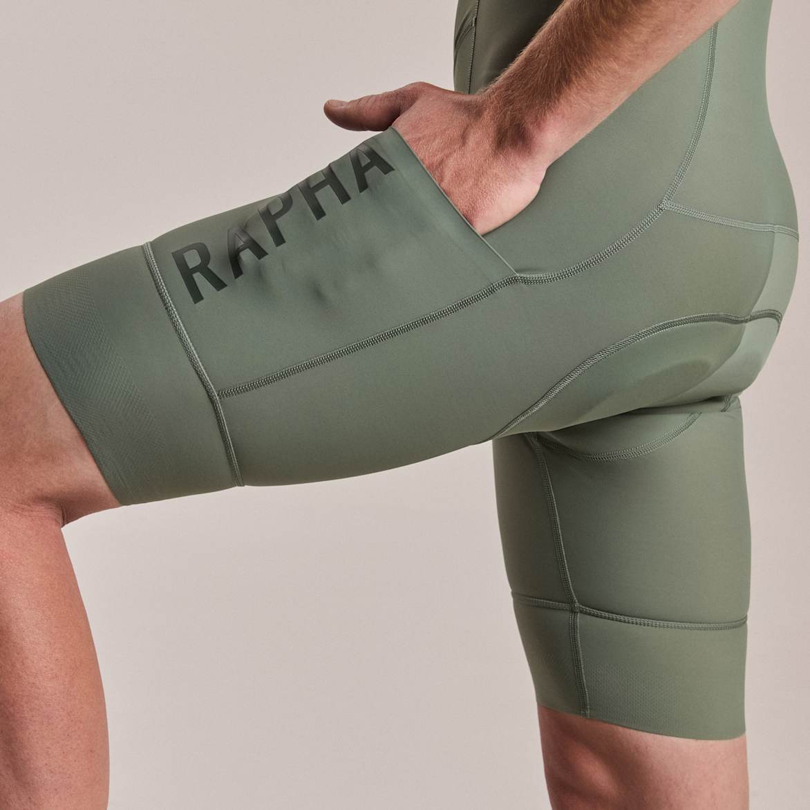 メンズ サイクリング ビブショーツ&ビブタイツ | Rapha メンズ サイクリング ビブショーツ&ビブタイツ | Rapha