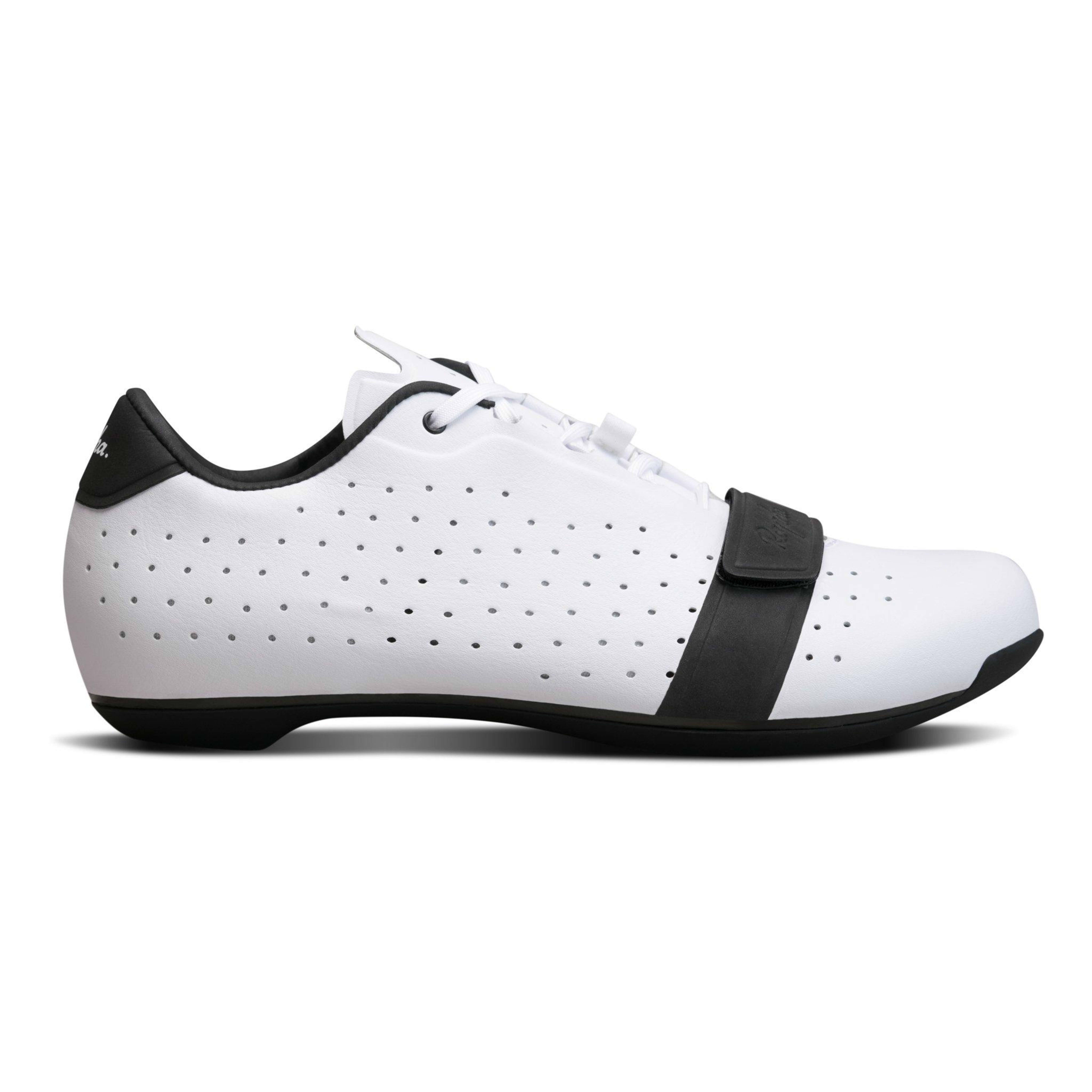 Rapha Climber's Shoes クラシカルなフォルムに上質さと機能性を兼ね備えた軽量シューズをテスト - 製品インプレッション |  cyclowired