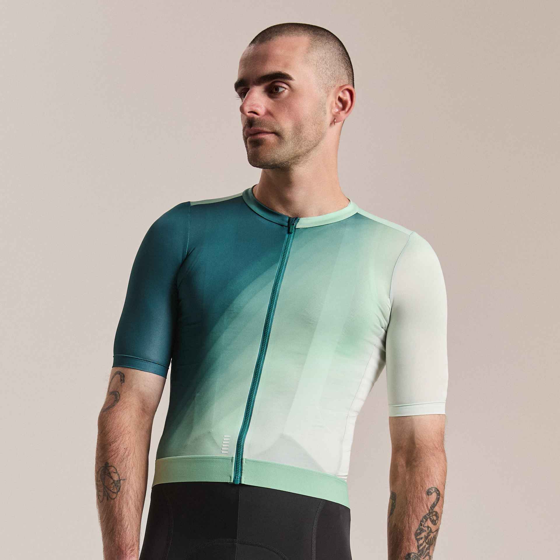 Rapha 特別版 サイクリング ジャージ ＆ ビブショーツ | Rapha