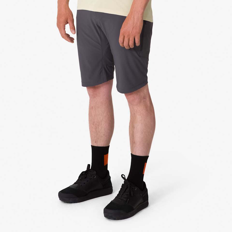 メンズ トレイル ライトウェイト ショーツ | Rapha Site