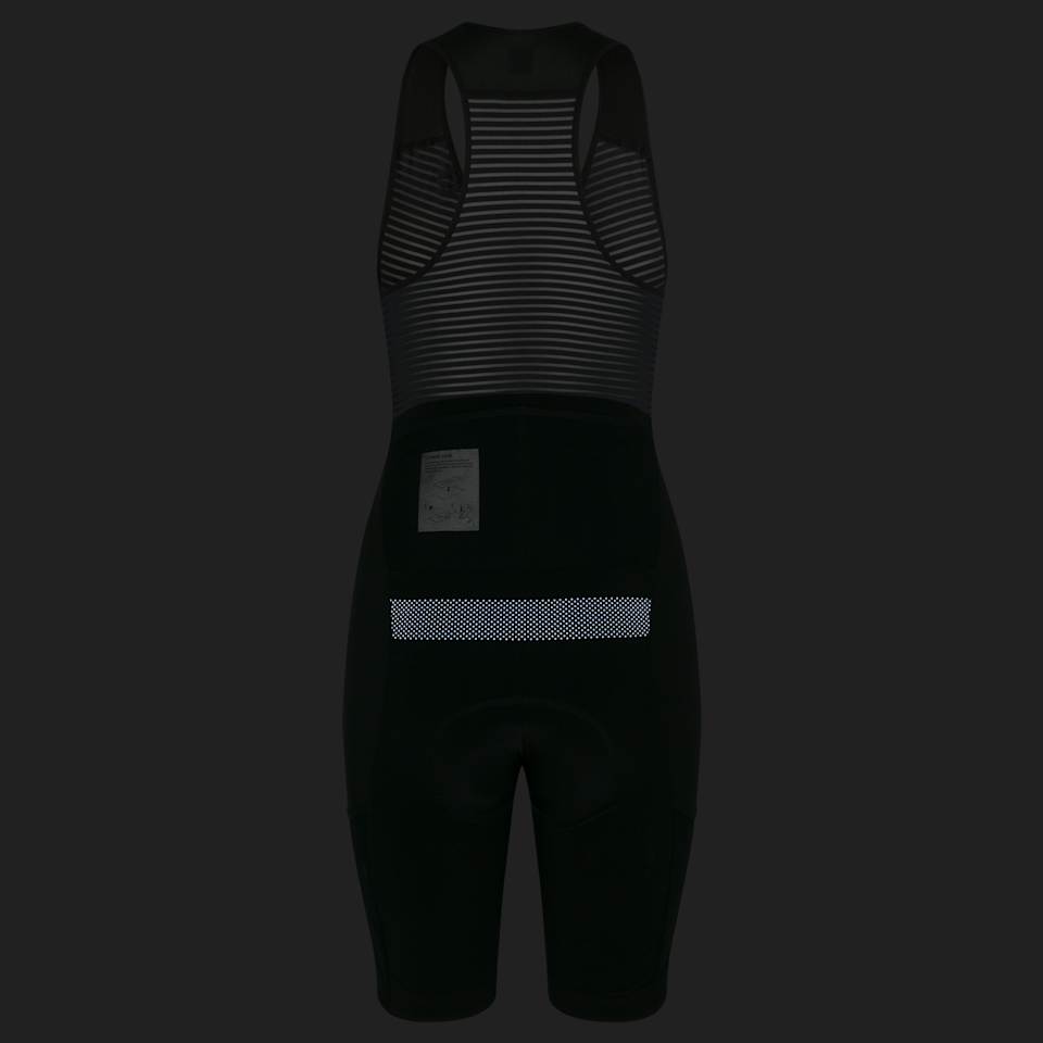 商品画像：ウィメンズ ブルベ ライトウェイト カーゴ ビブショーツ | Rapha 1