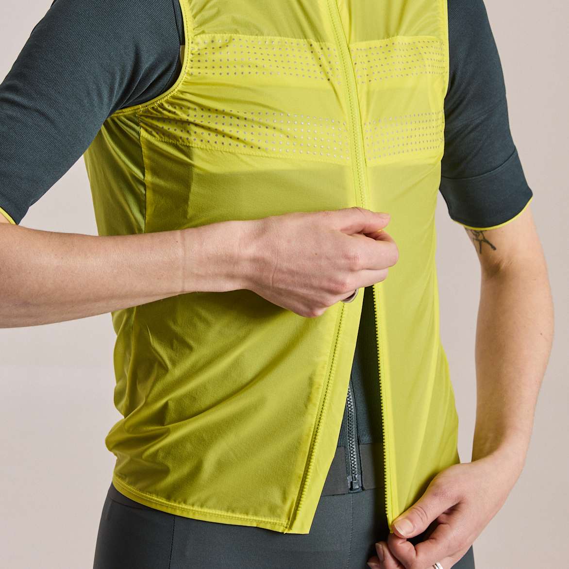 ウィメンズ サイクリング ジャケット& ジレ | Rapha Japan