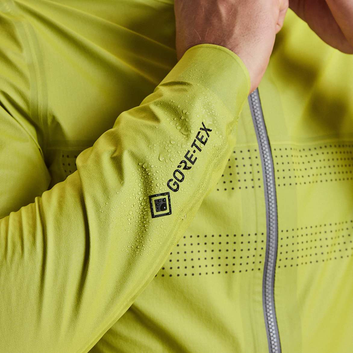 GORE-TEX ウェア & アクセサリー | Rapha Japan