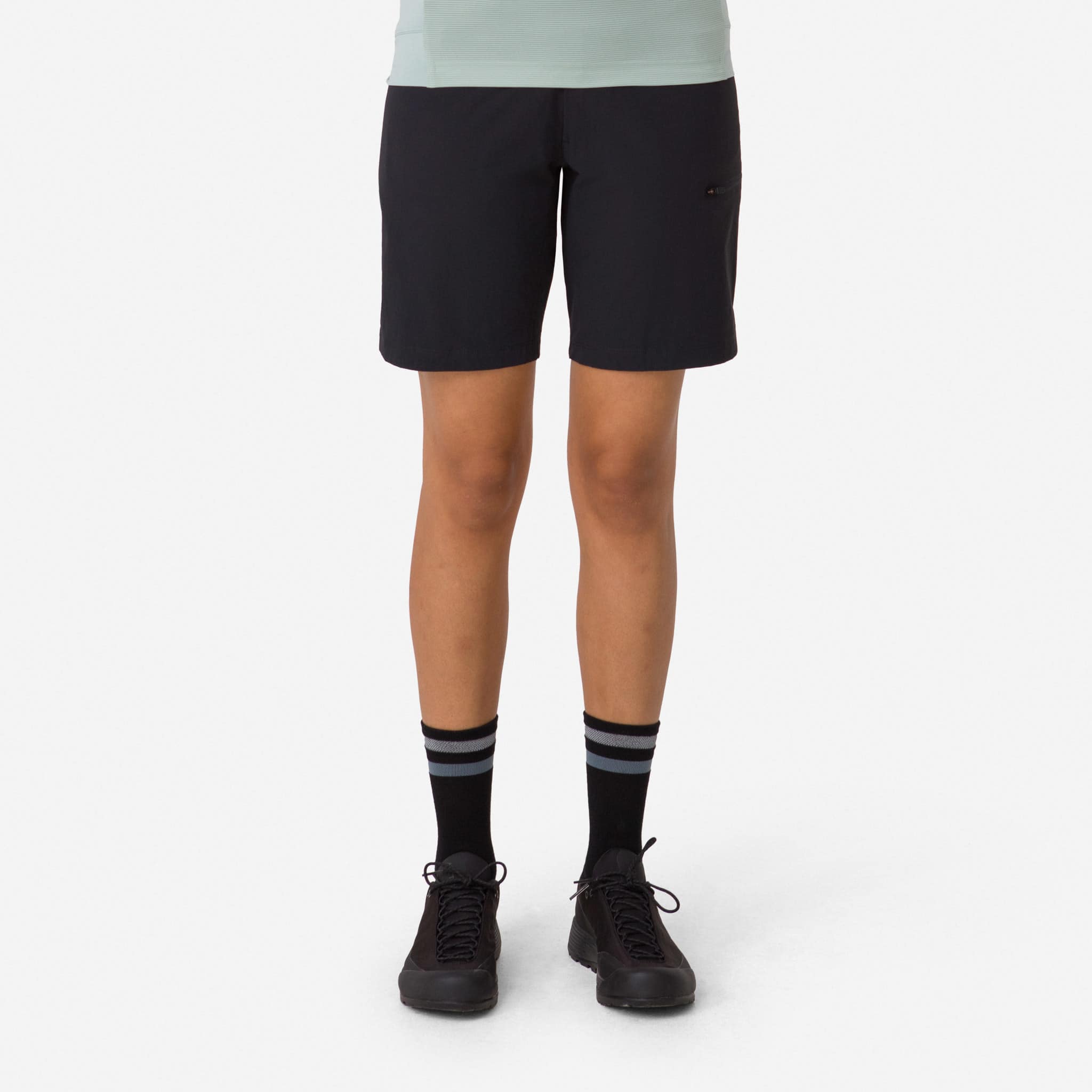 WAM01XX_AGR_Womens-Explore-