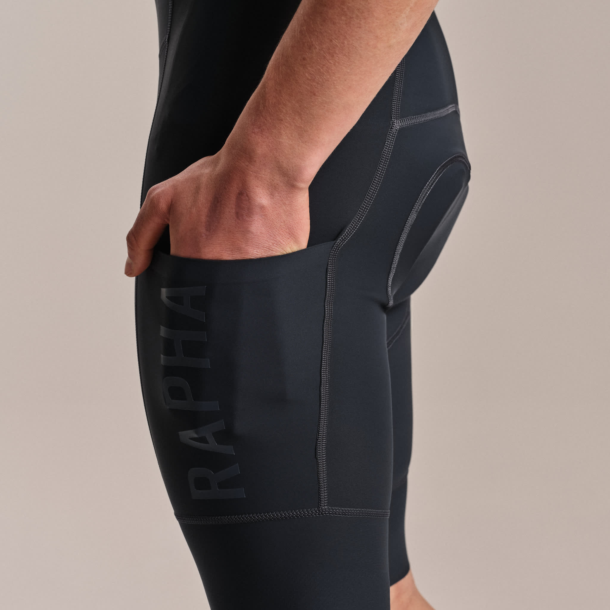 メンズ プロチーム カーゴ ビブショーツ - レギュラー | Rapha