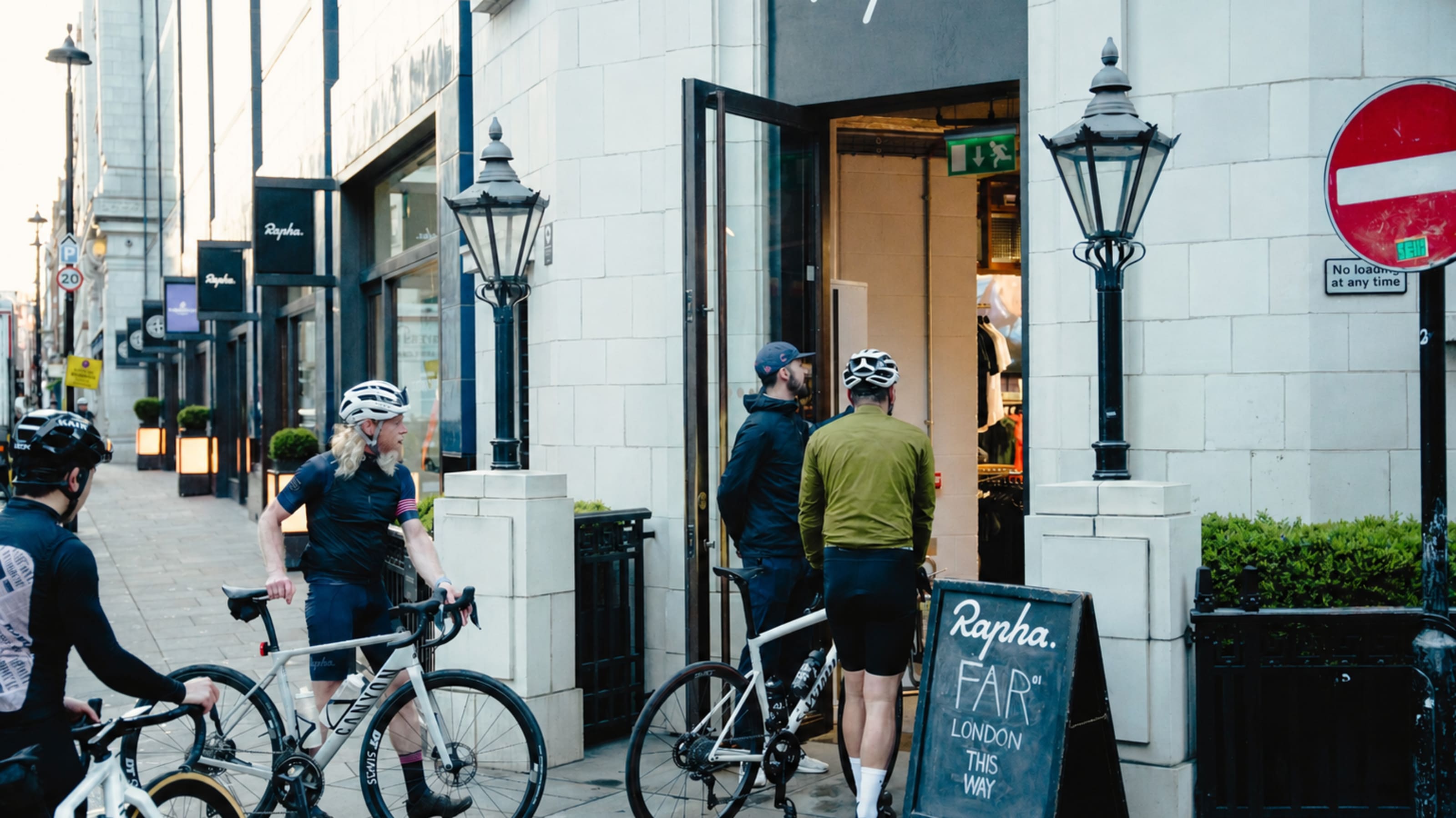 RAPHA CYCLING CLUB