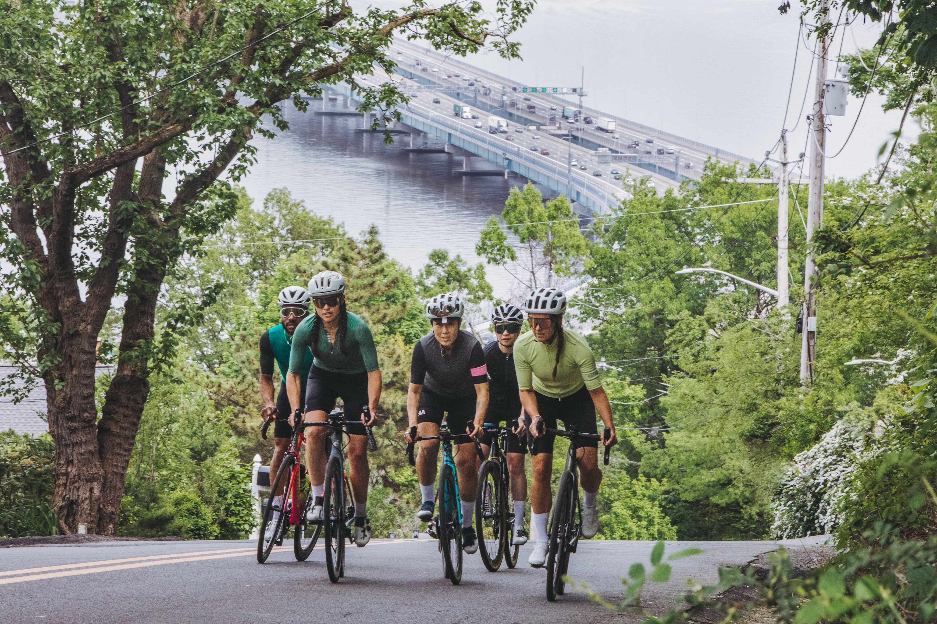 造就我們的道路 - Rapha 帶您騎向美國最佳自行車旅遊勝地指南