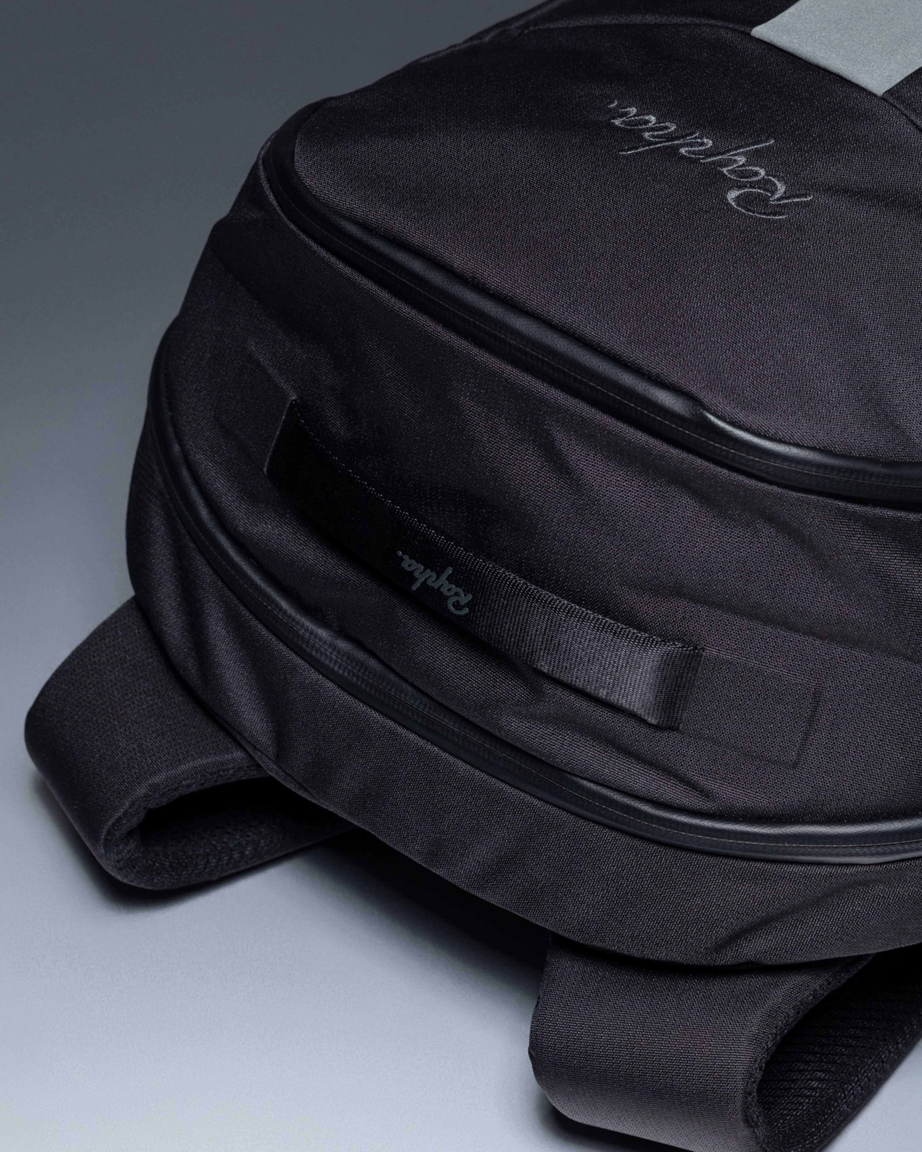 rapha カウベル Super Domestique Backpack (26L) | Rapha