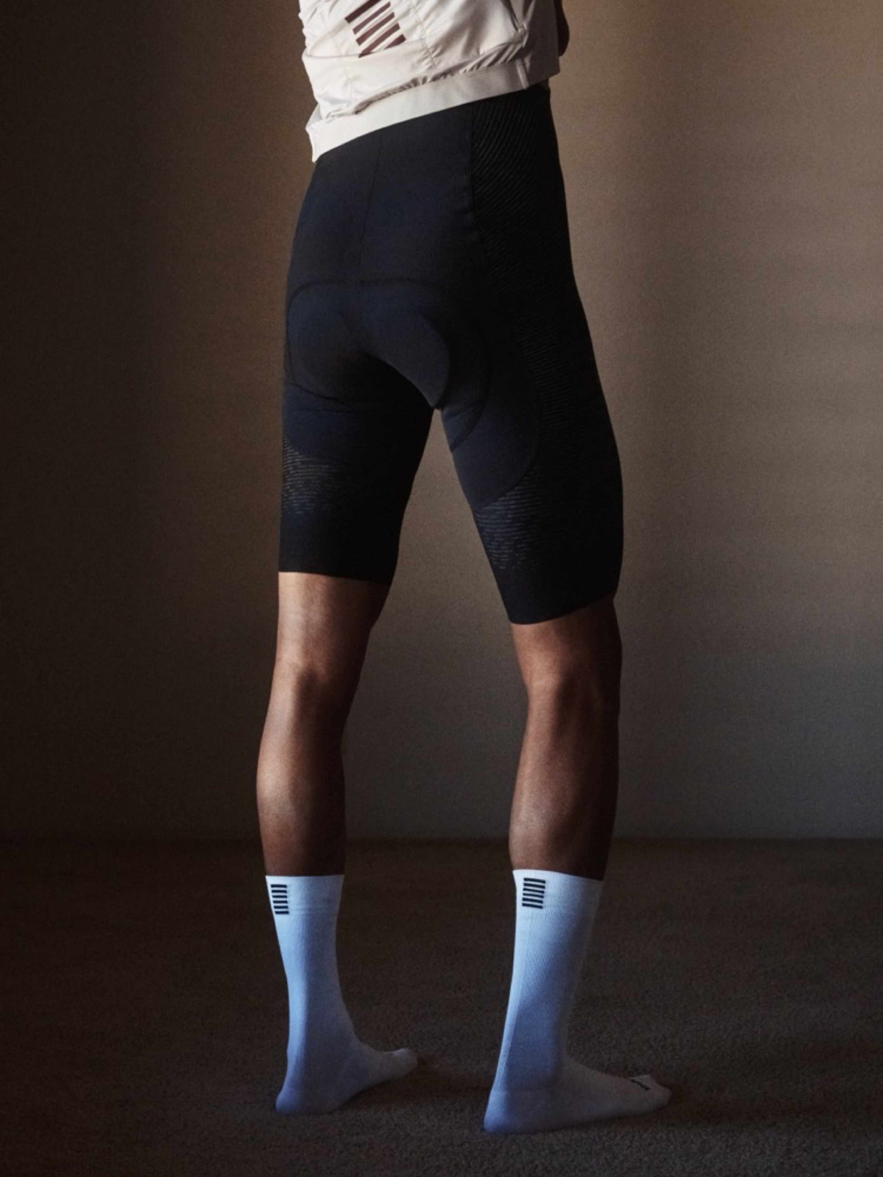 サイクリング シューズ、オーバーシューズ & ソックス | Rapha