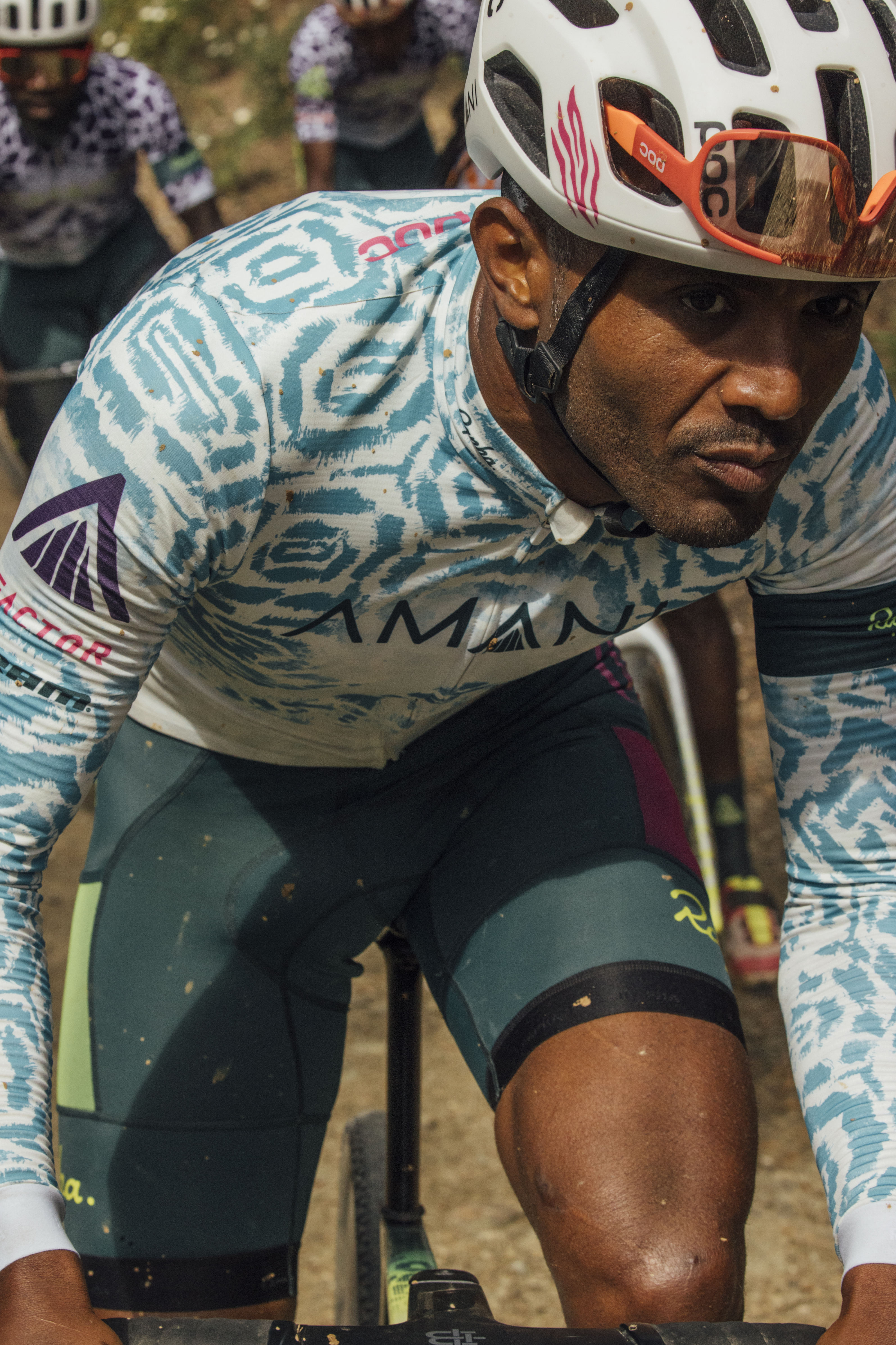 AMANI メンズ プロチーム トレーニング カーゴ ビブショーツ | Rapha