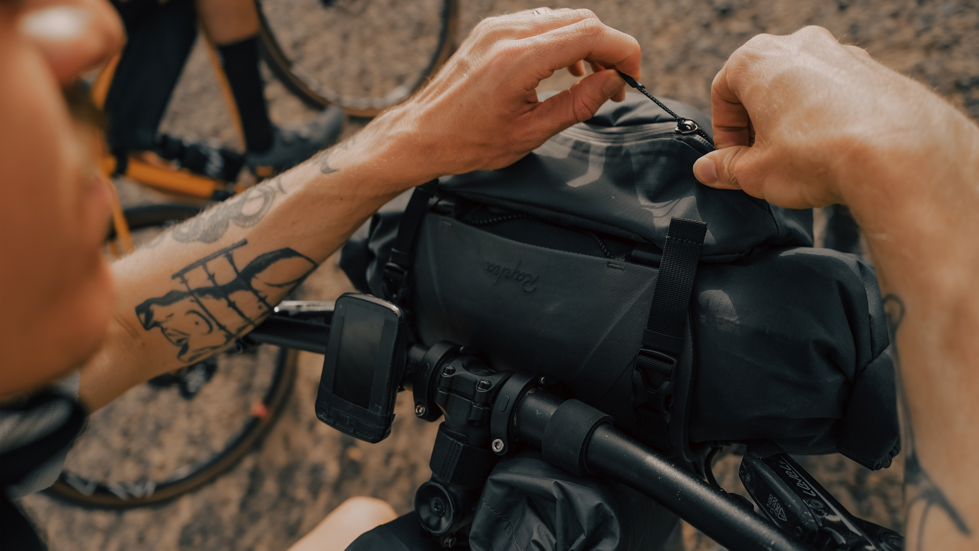 Explore Handlebar Accessory Pack | Rapha