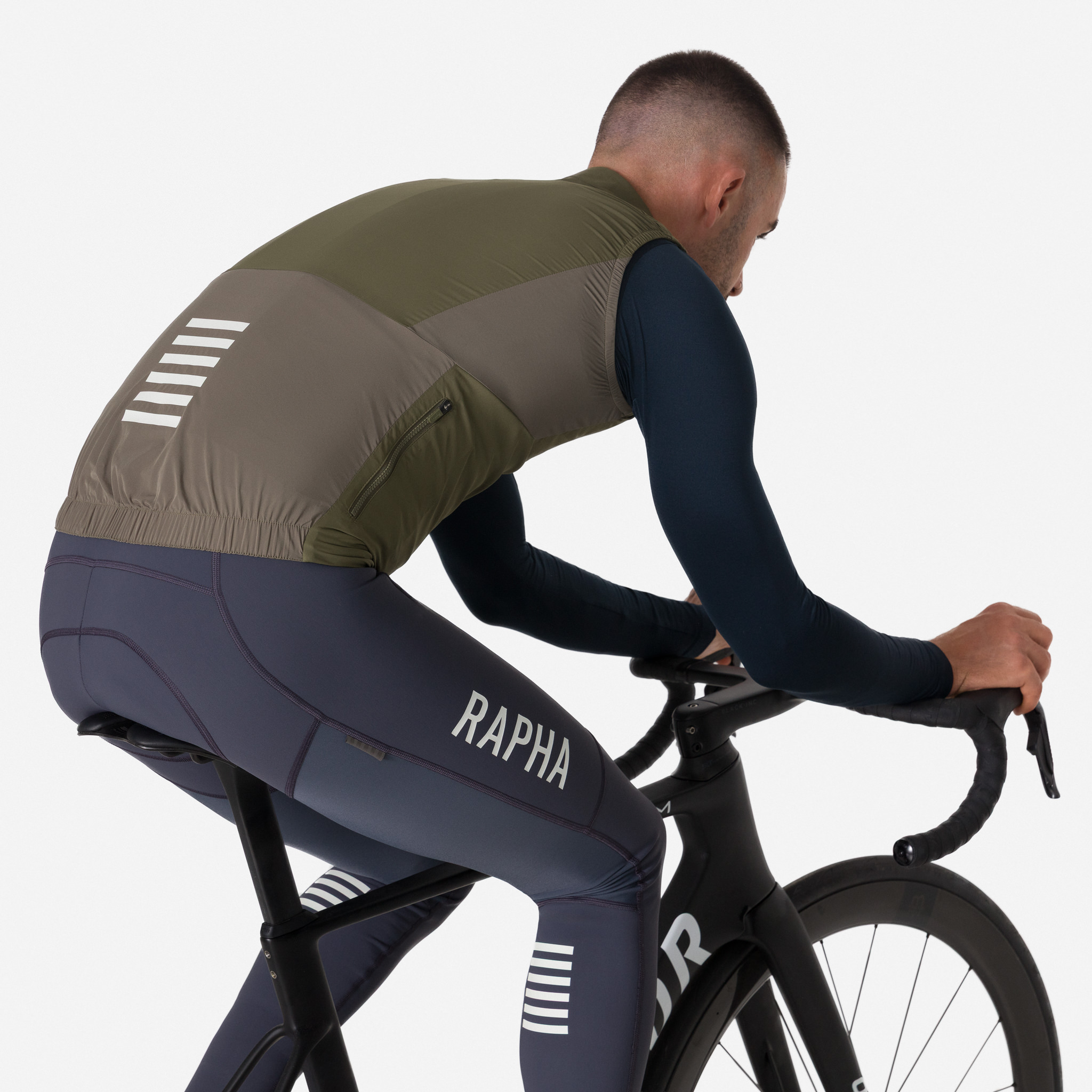 メンズ プロチーム インサレーテッド ジレ | Rapha