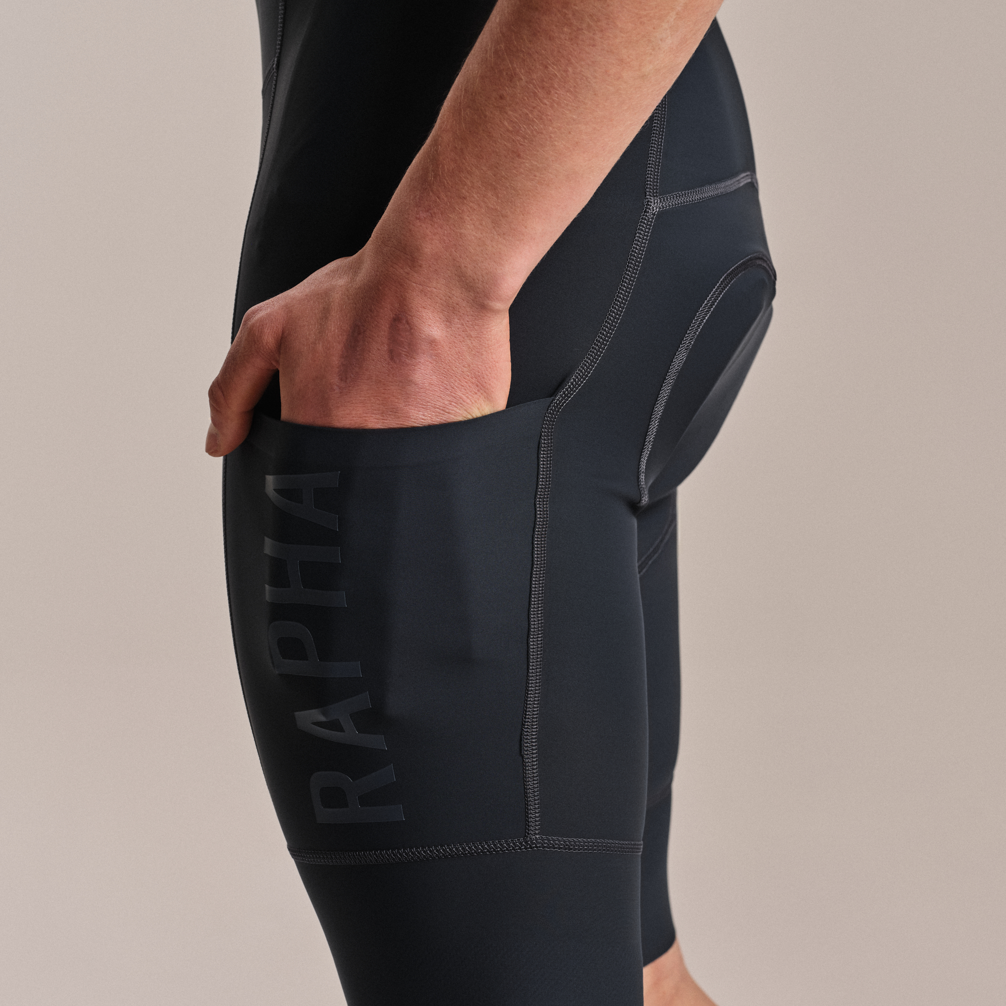 メンズ プロチーム カーゴ ビブショーツ - レギュラー | Rapha