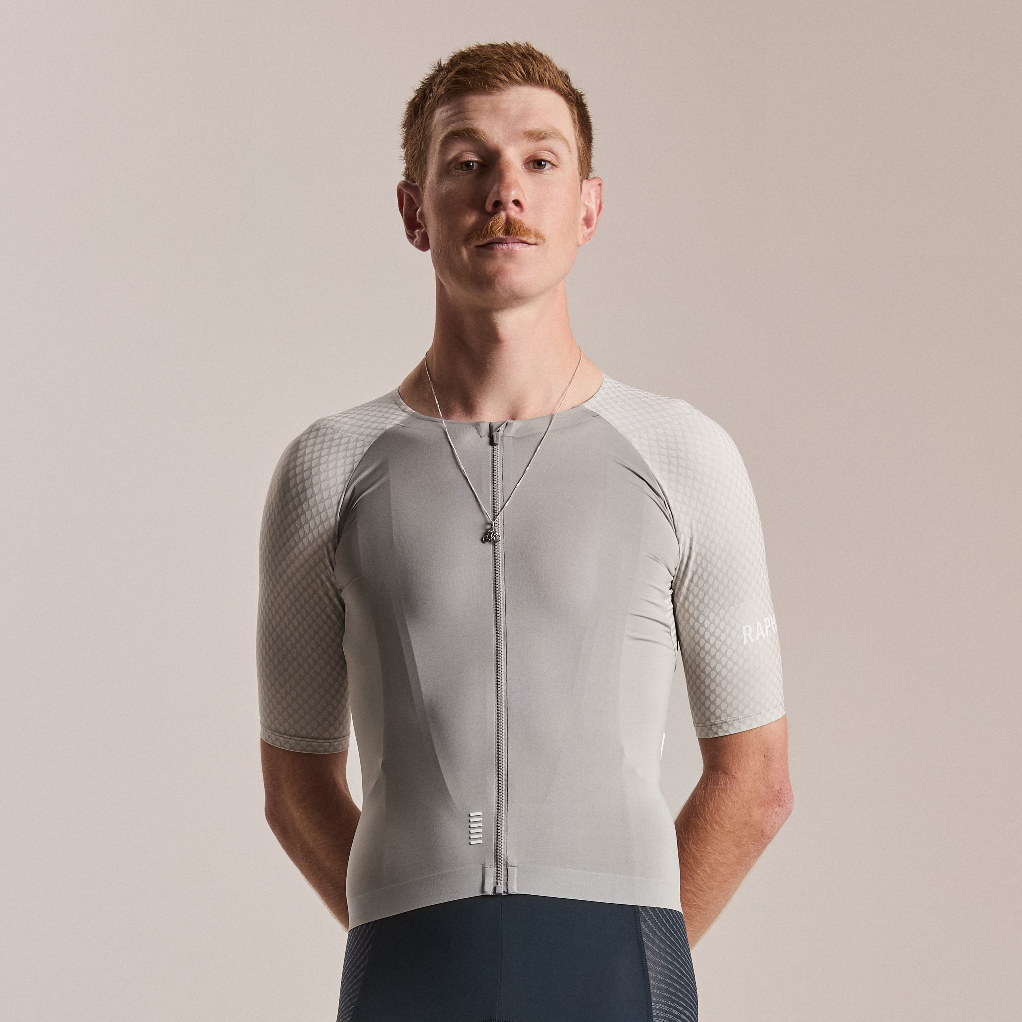メンズ プロチーム スリーブレス レース ベースレイヤー | Rapha