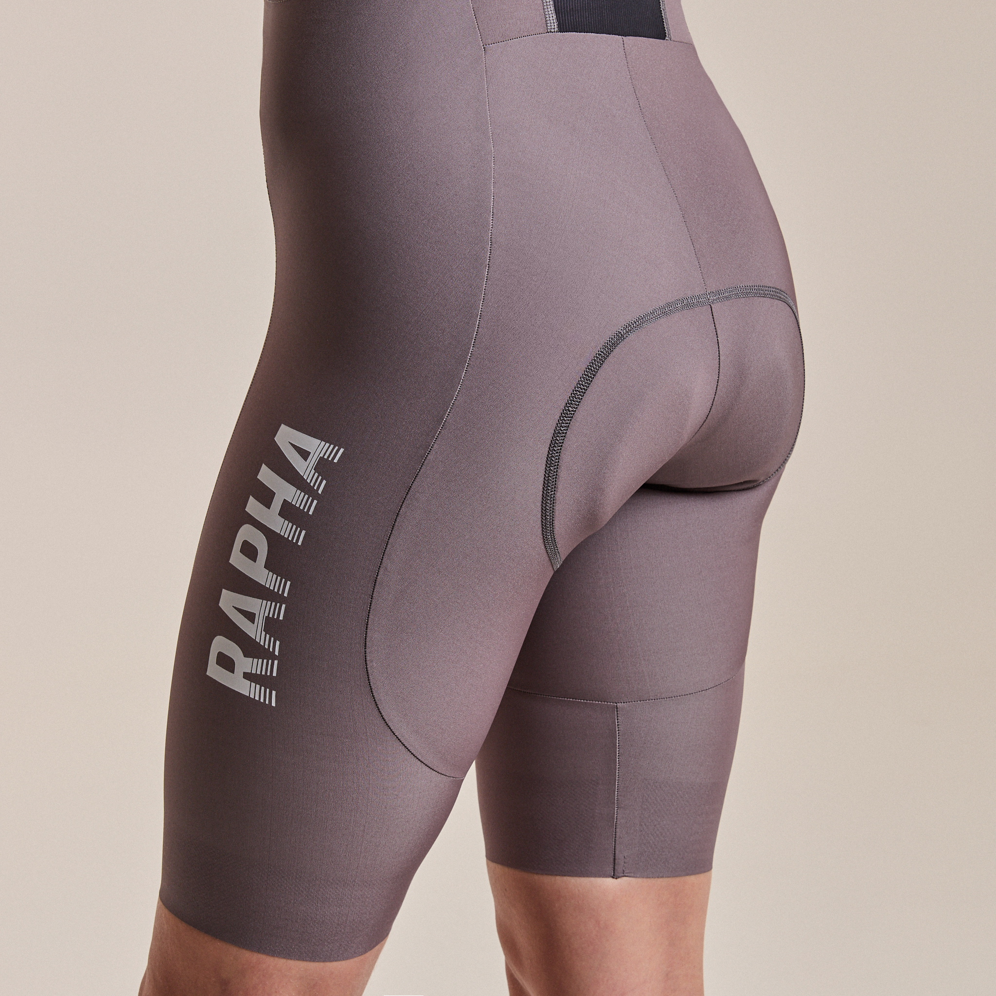 ウィメンズ プロチーム RACEWEAVE ビブ ショーツ - Novantasei | Rapha