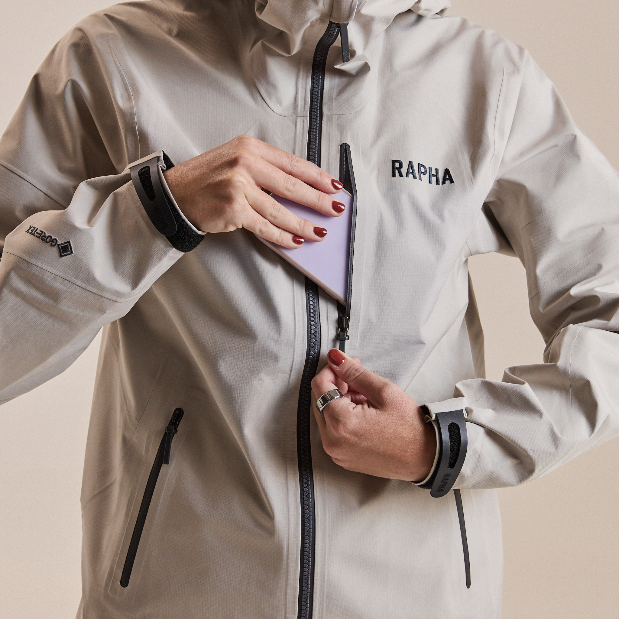 ウィメンズ トレイル GORE-TEX ジャケット | Rapha