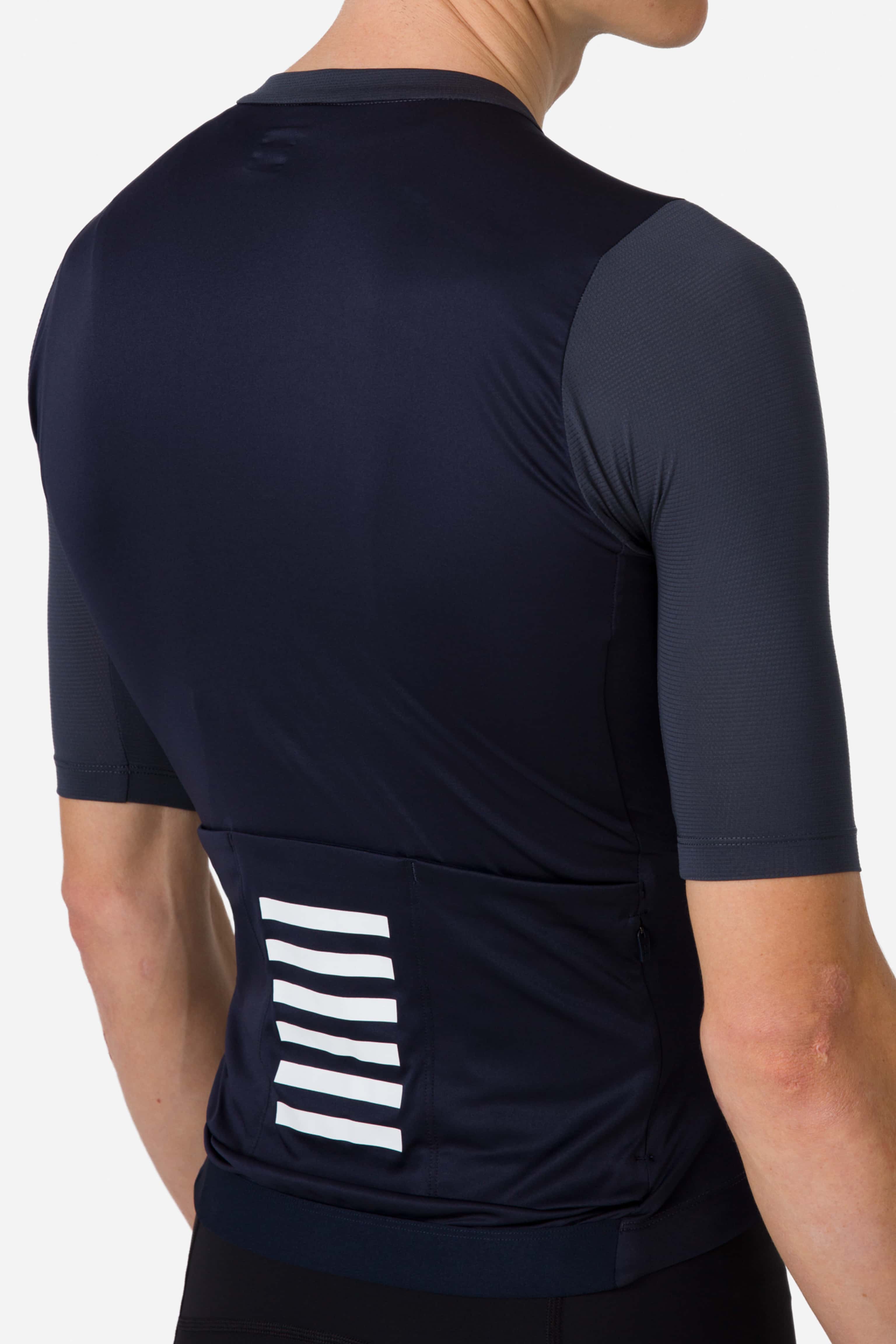 BEY01XX_Mens-Pro-Team-Training