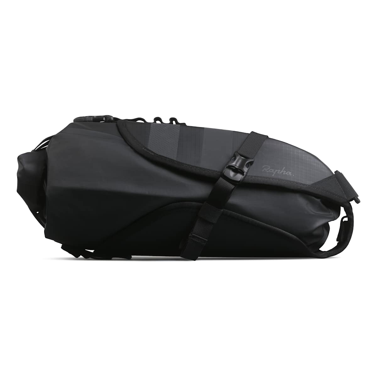 Rapha Waterproof Rear Pack ブラック Rapha Waterproof Rear Pack review | off-road.cc