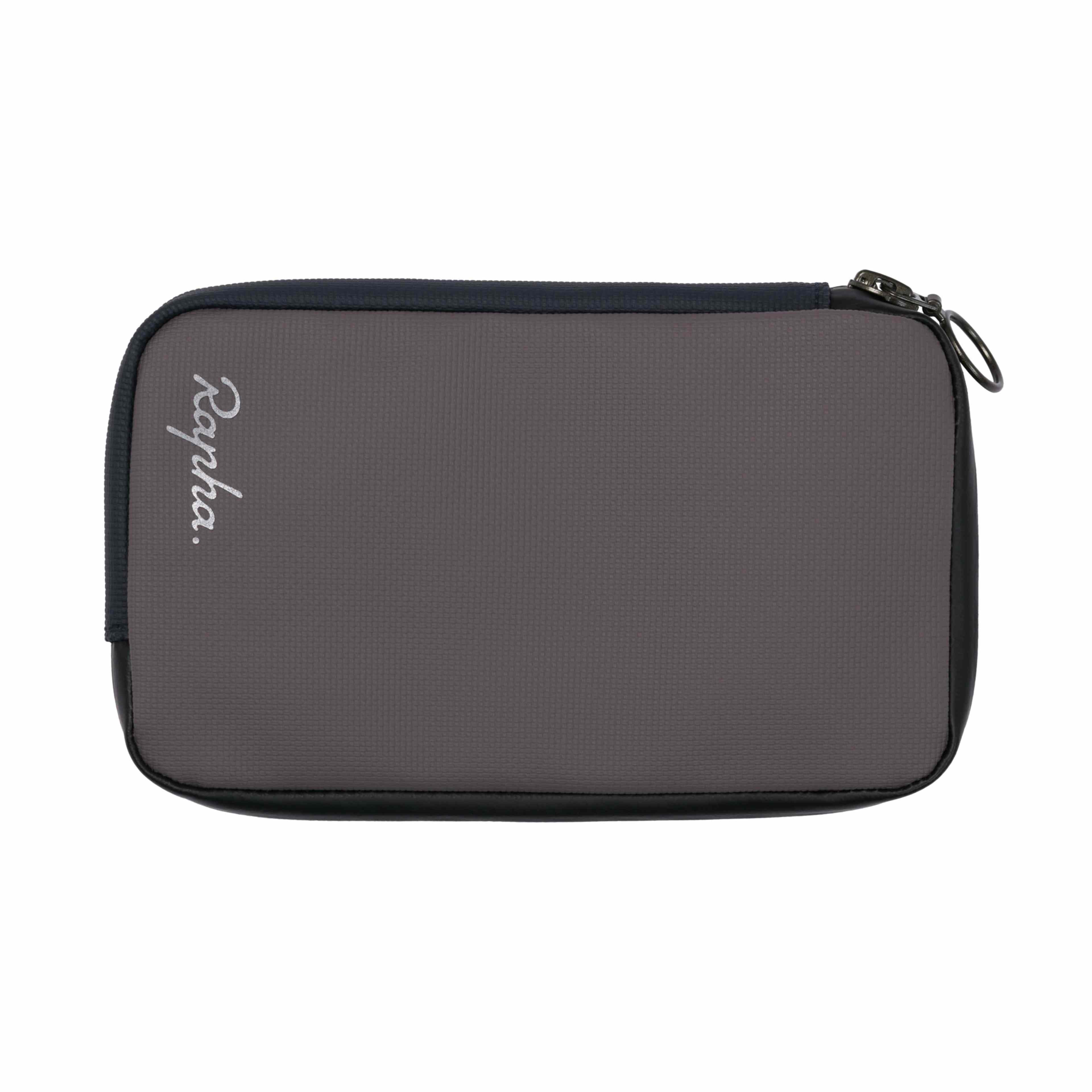 CEV01XX_MUL_Essentials-Case-