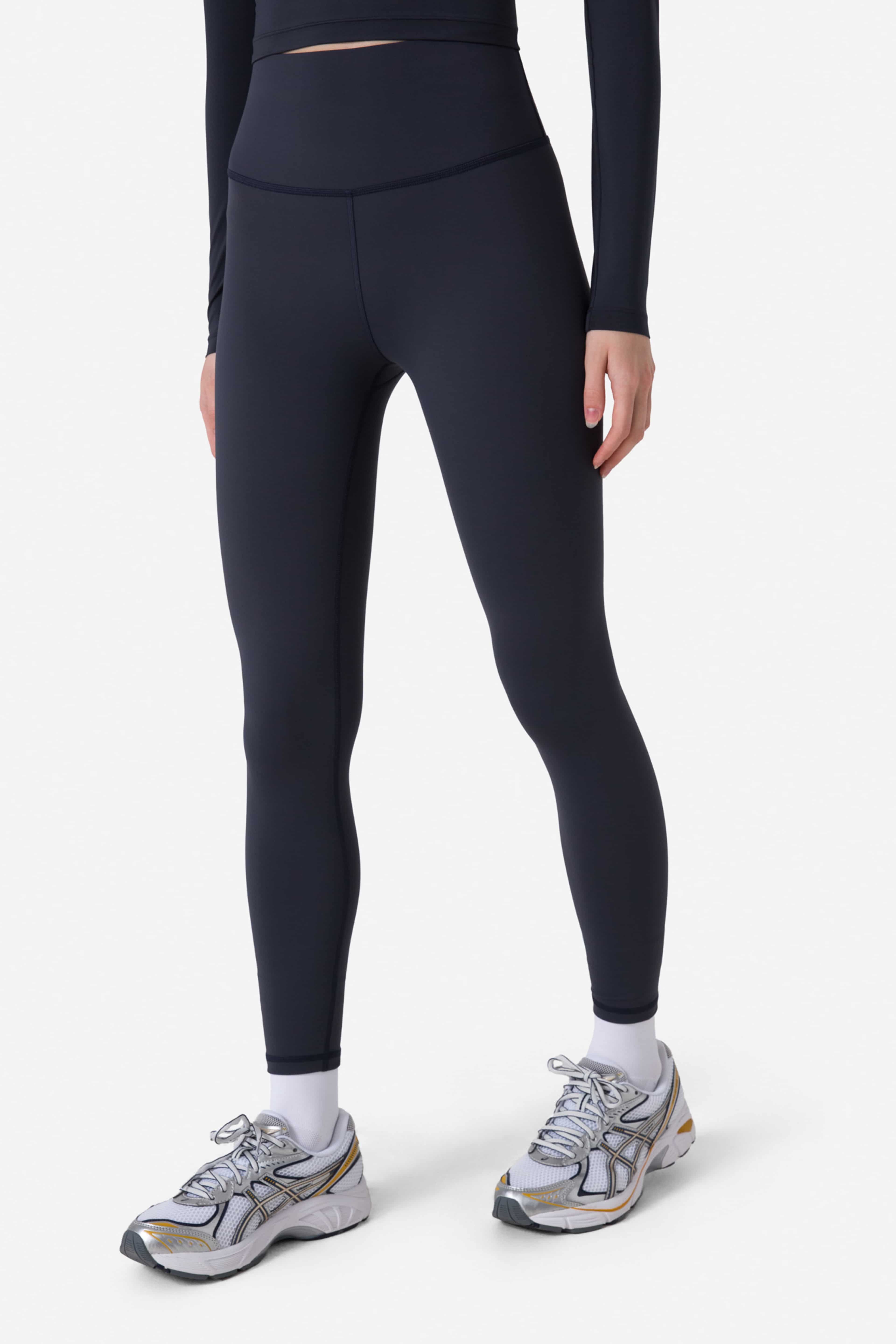 on ACTIVE TIGHTS レディース S ネイビー Zebra Eye – Night blue Tights | Maison Soksi