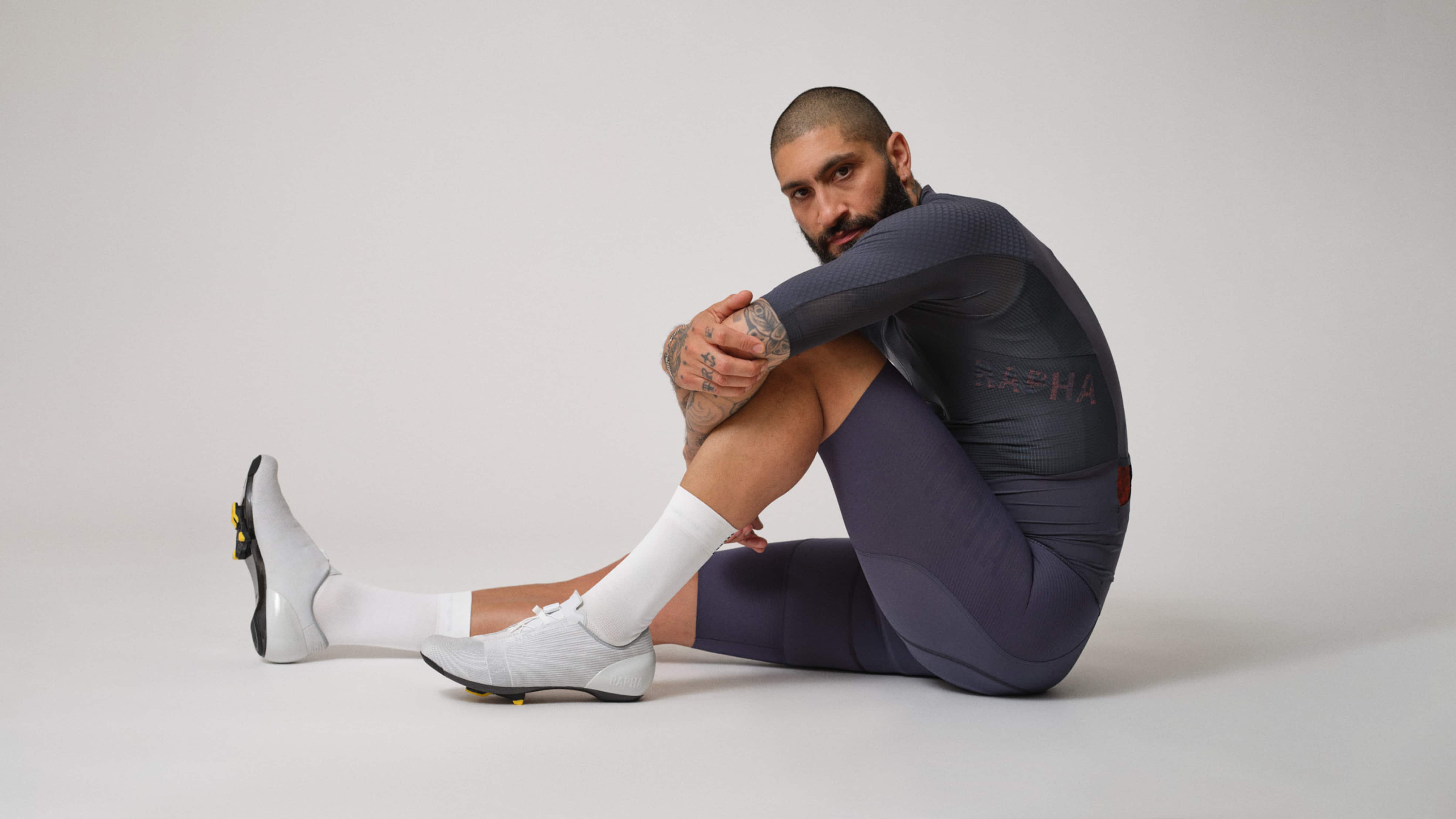 I*a様 RAPHA プロチーム シューズ 公道使用無し ホワイト サイズ41 それは、シューズメーカーとしての熟成 RaphaがPRO TEAM SHOESを発表