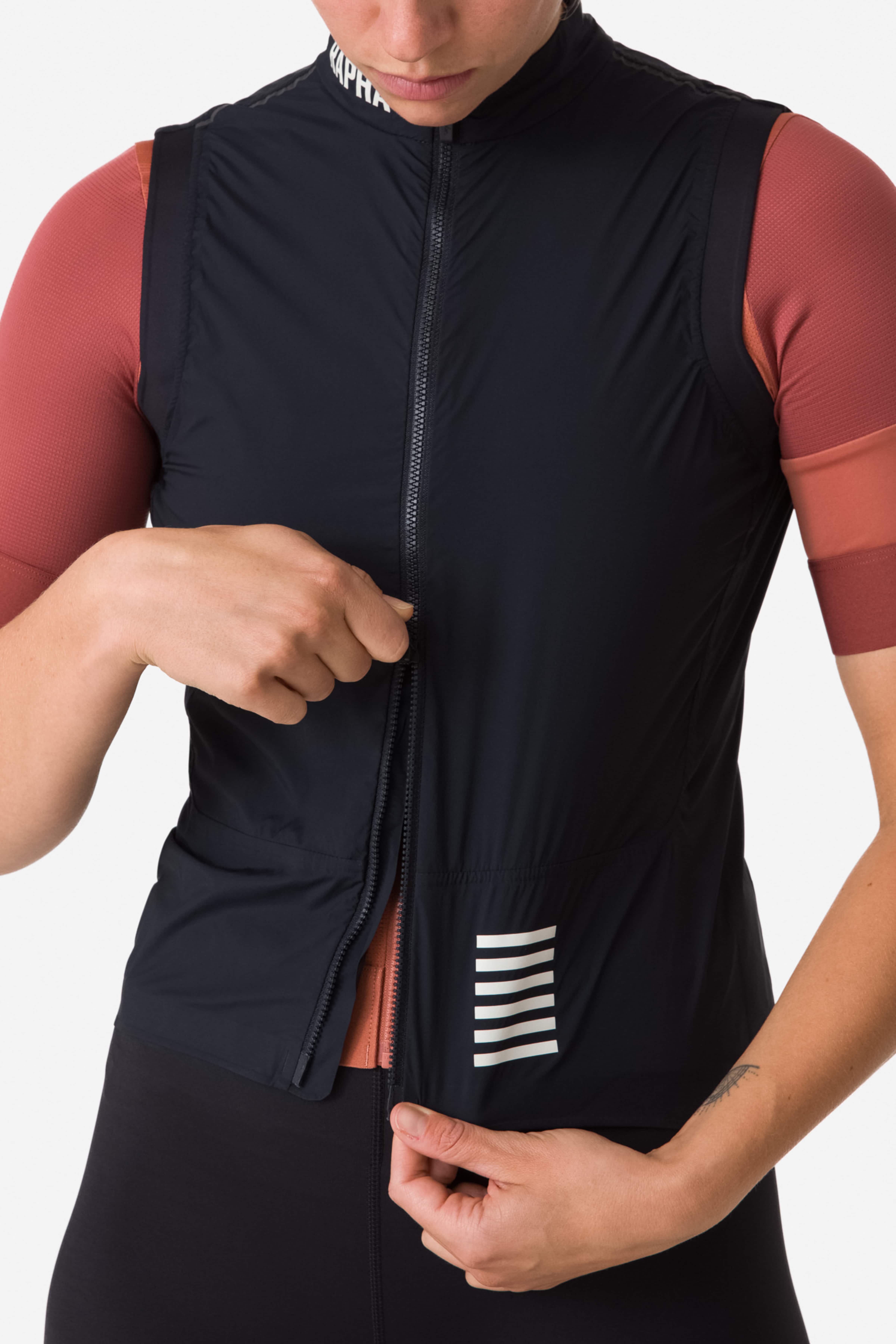 Rapha RCC プロチームライトウェイトジレ RAPHA メンズ プロチーム ライトウェイト ジレ | 走輪LABO BASE店