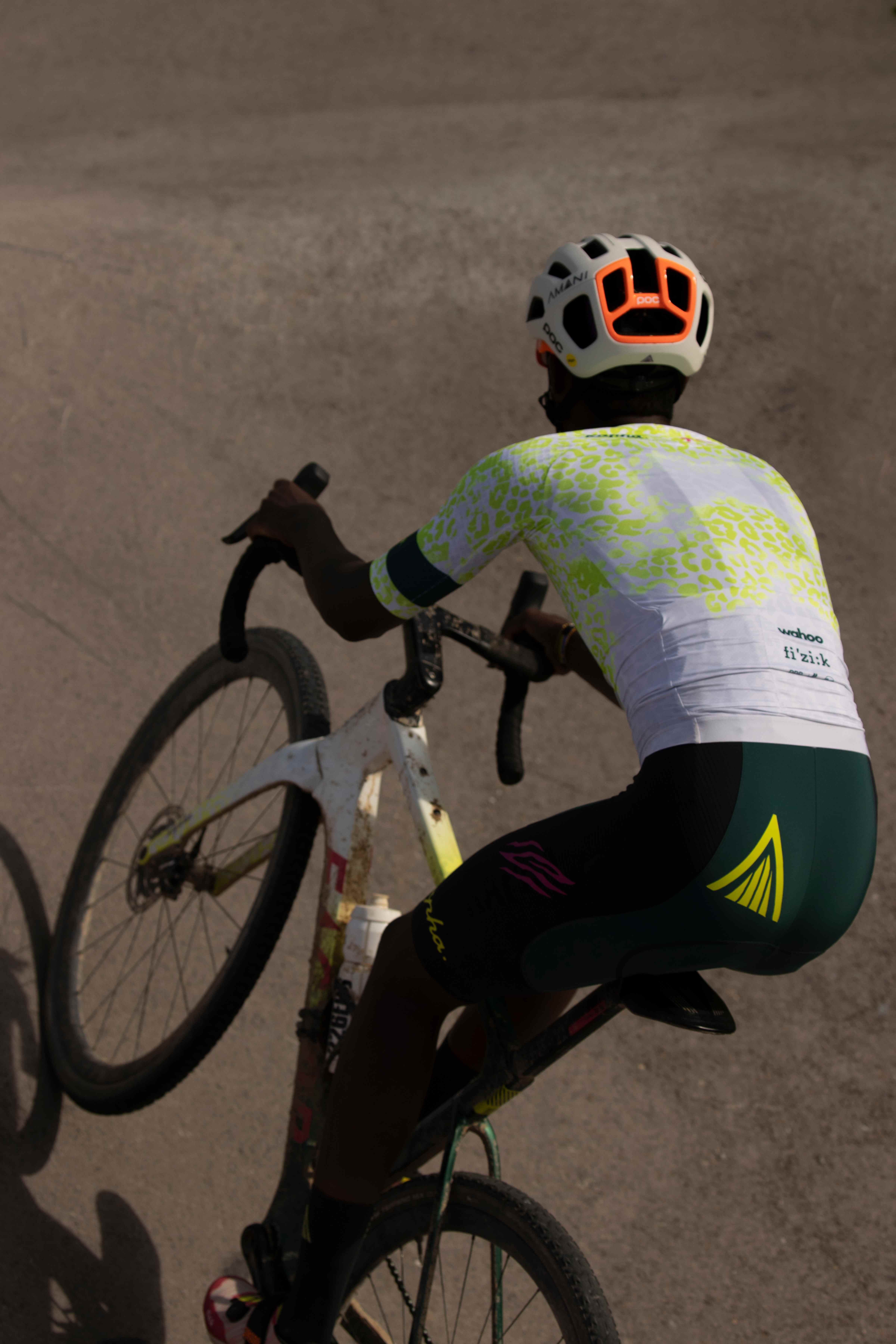 BQC01XX_AMANI-mens-pro-team-