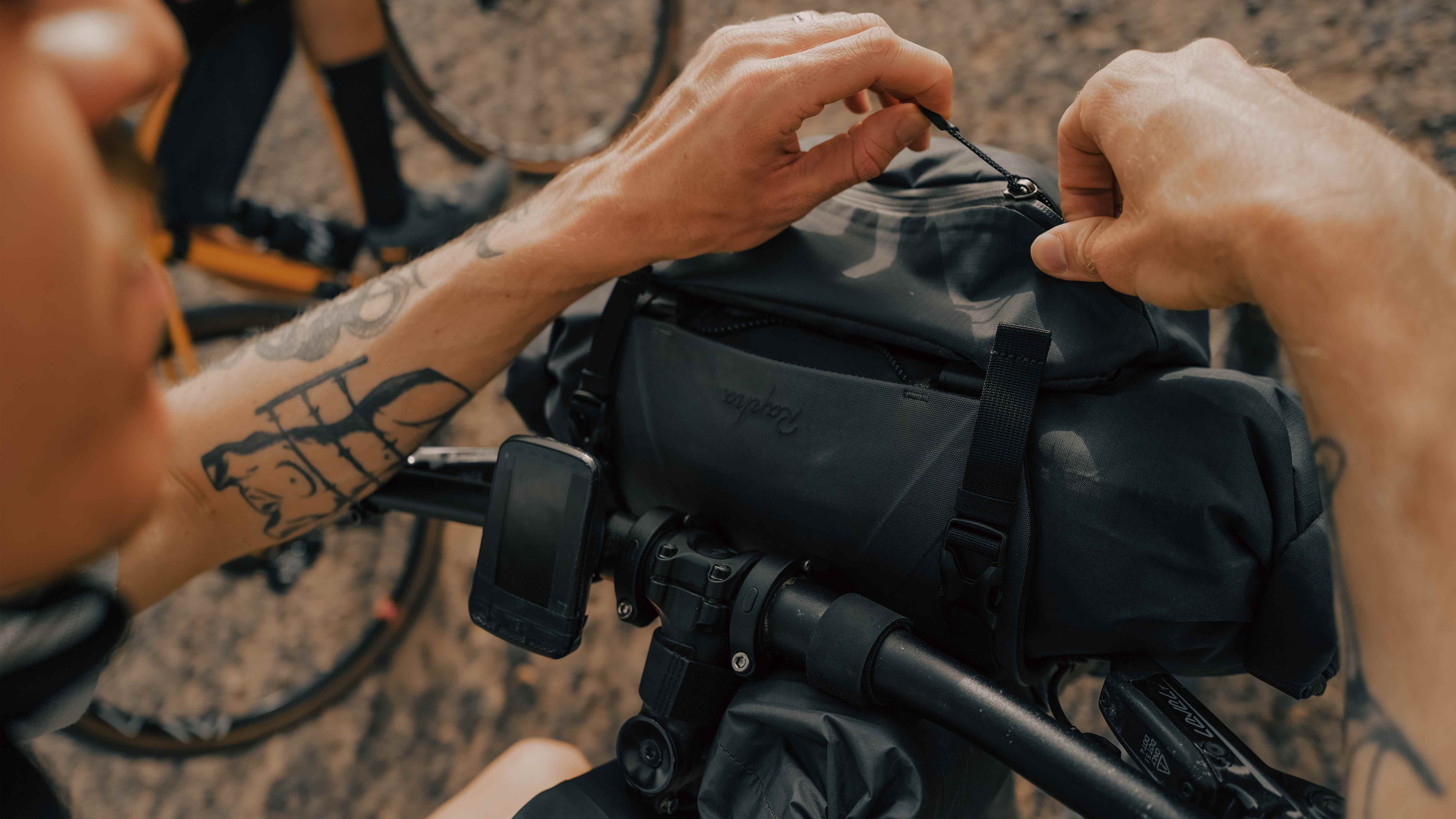 Explore Handlebar Accessory Pack | Rapha