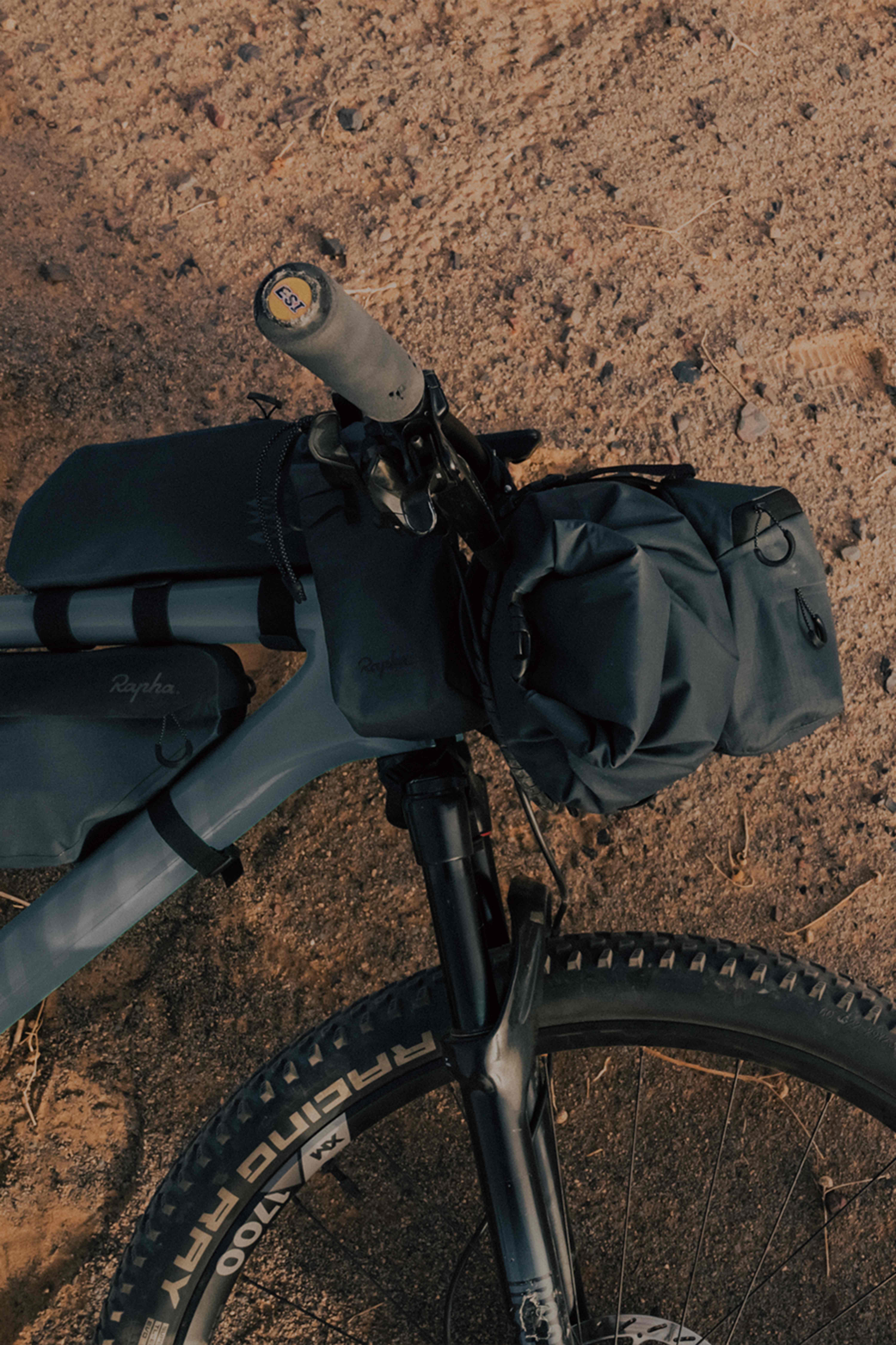 Explore Handlebar Pack | Rapha