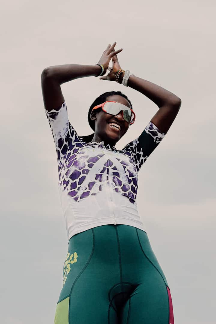 BQH01XX_AMANI-womens-pro-team-