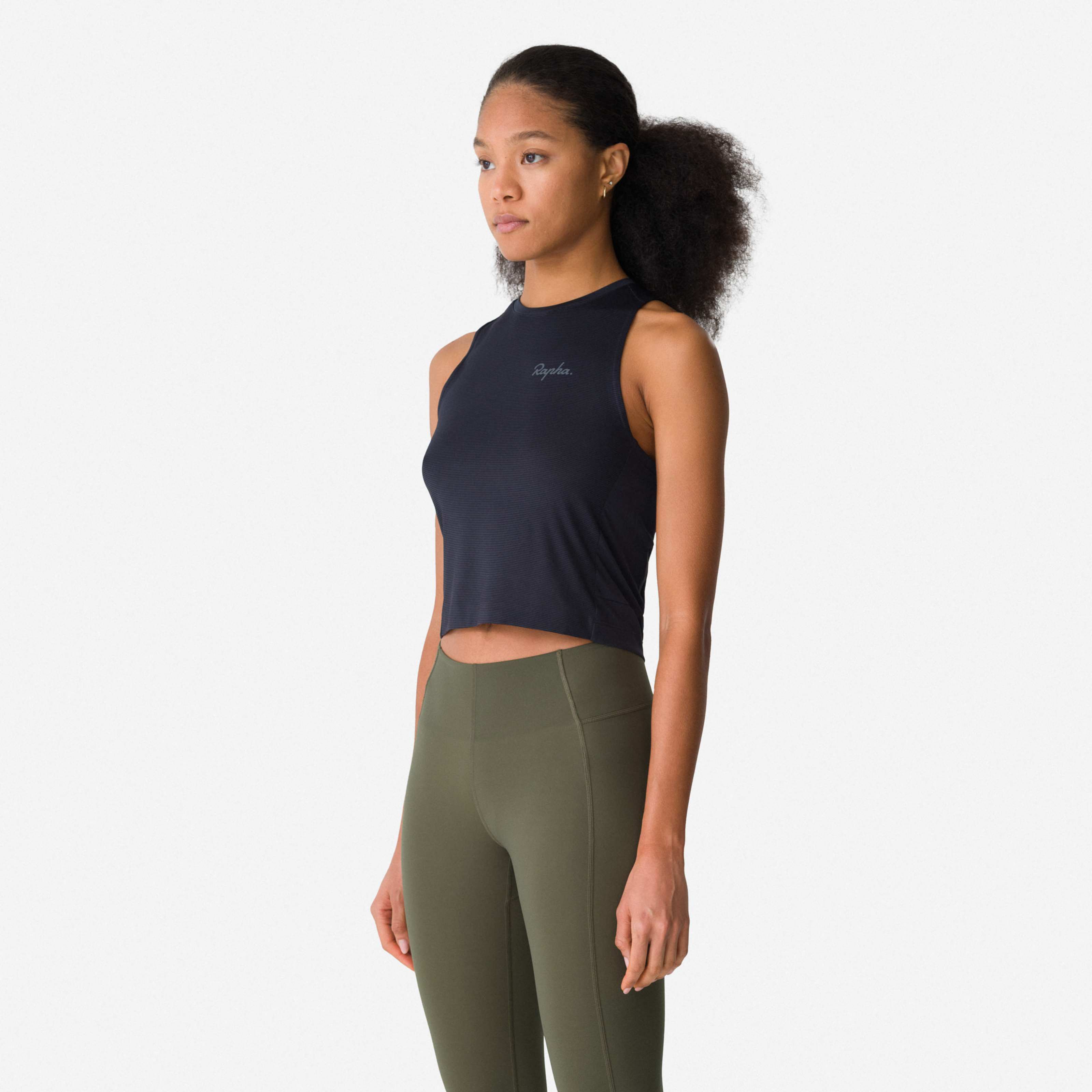 AJZ01XX_BLK_Womens-Explore-