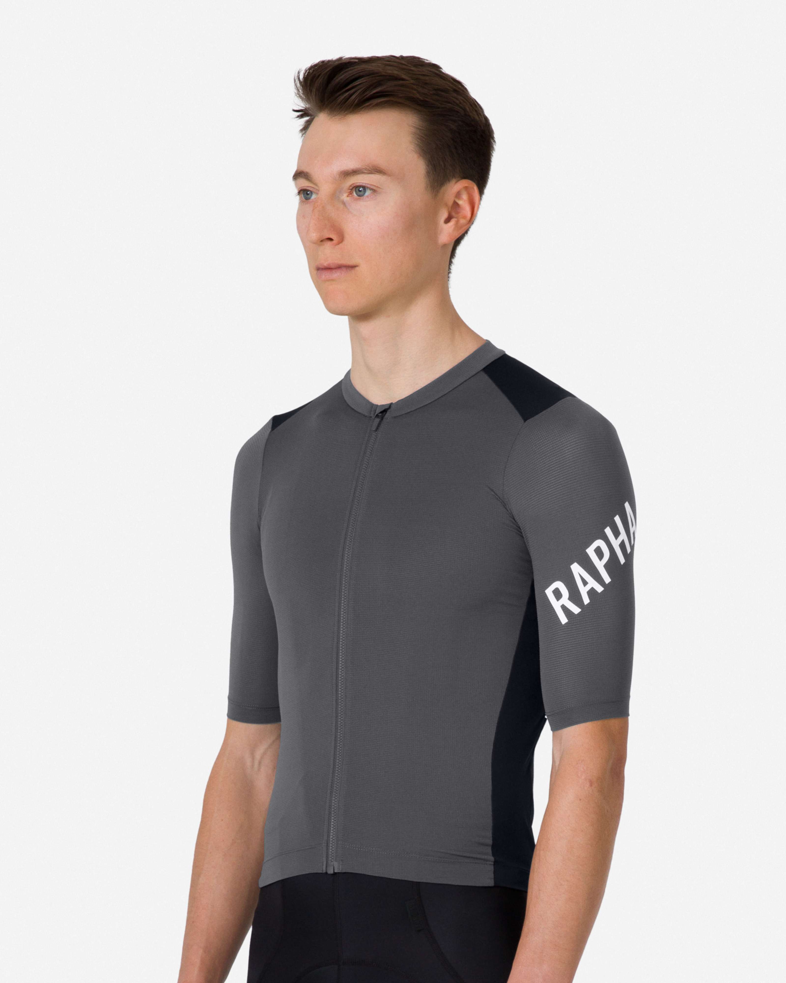 BEY01XX_APA_Mens-Pro-Team-