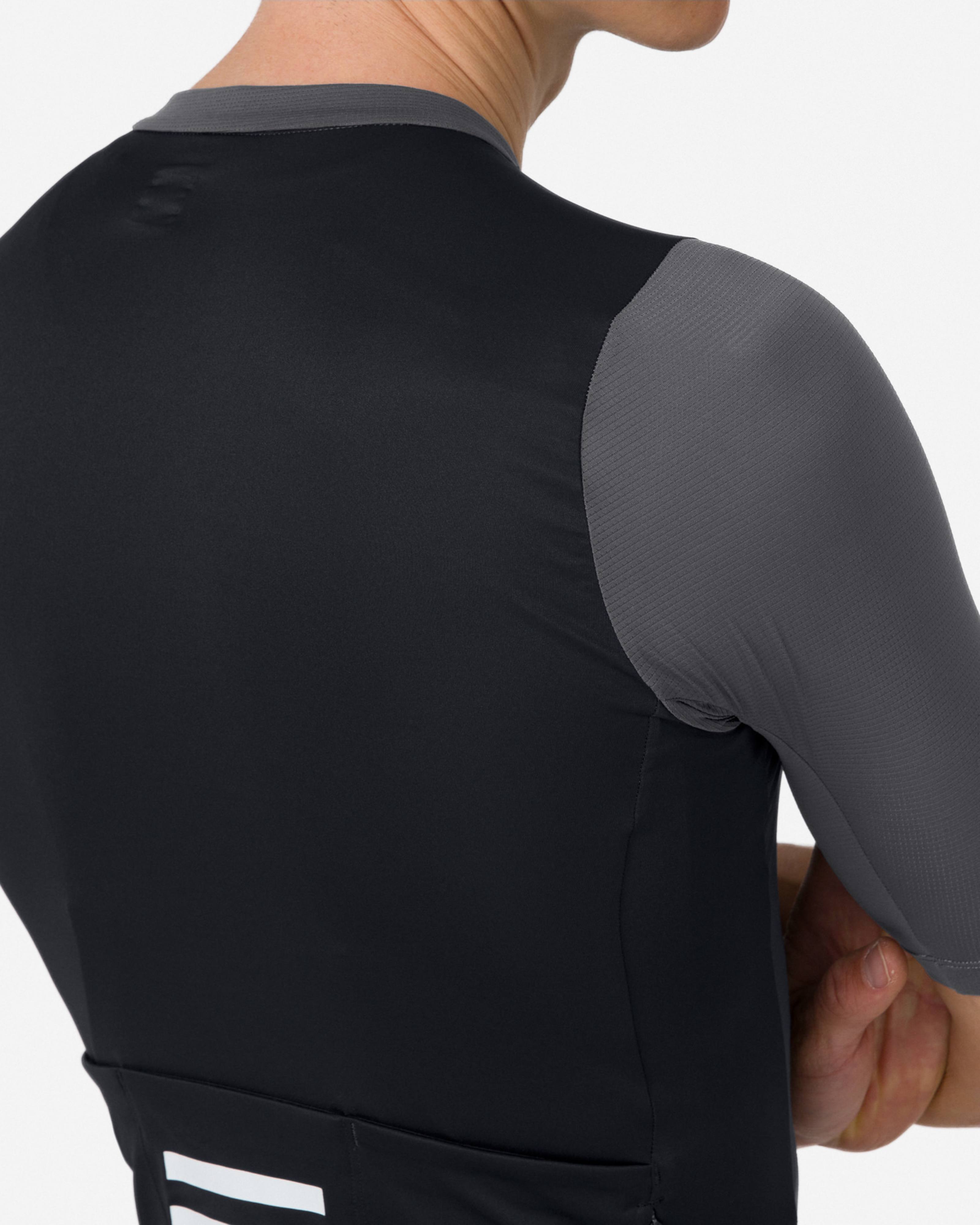BEY01XX_APA_Mens-Pro-Team-