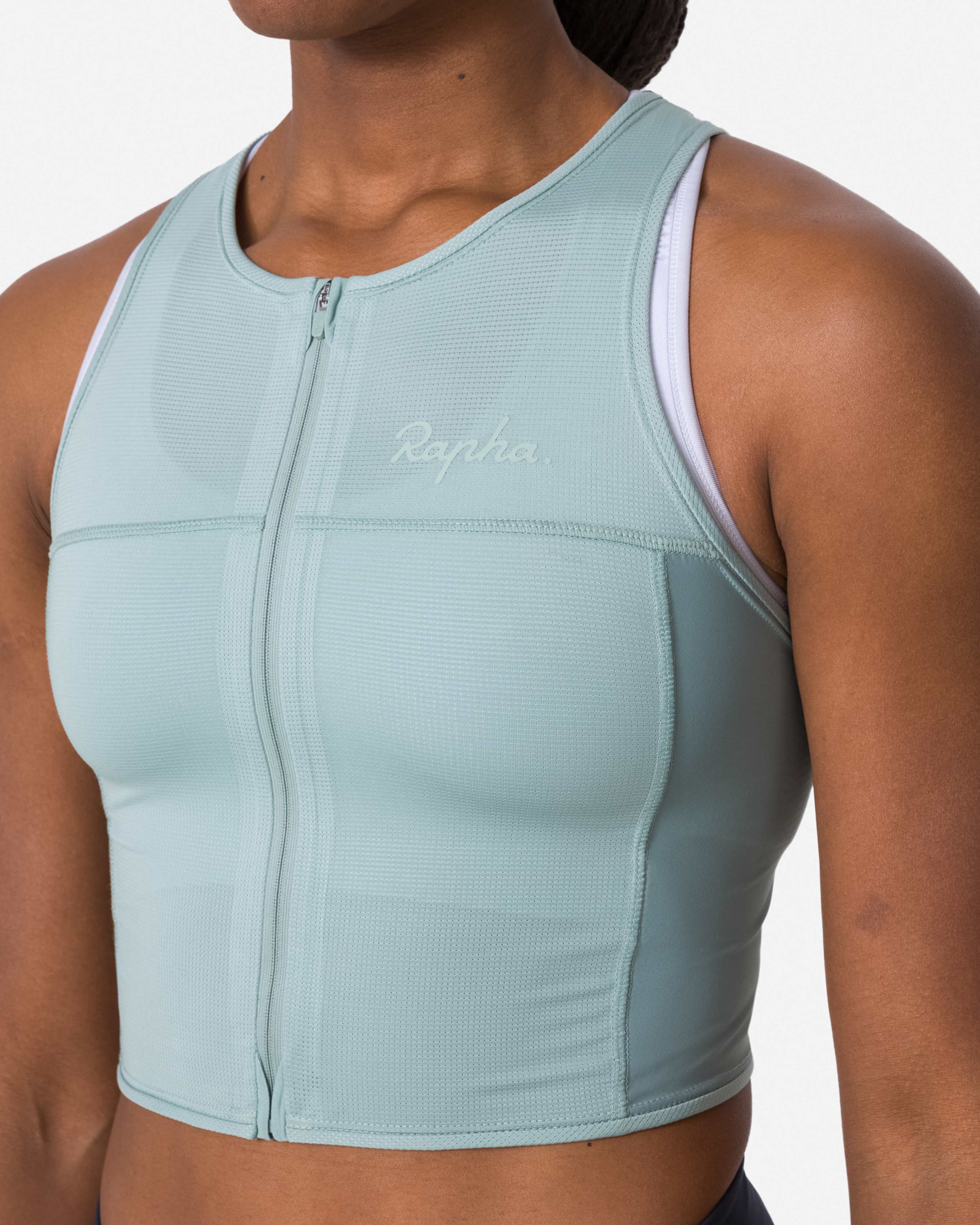 ARA01XX_JCG_Womens-Cropped-Zip