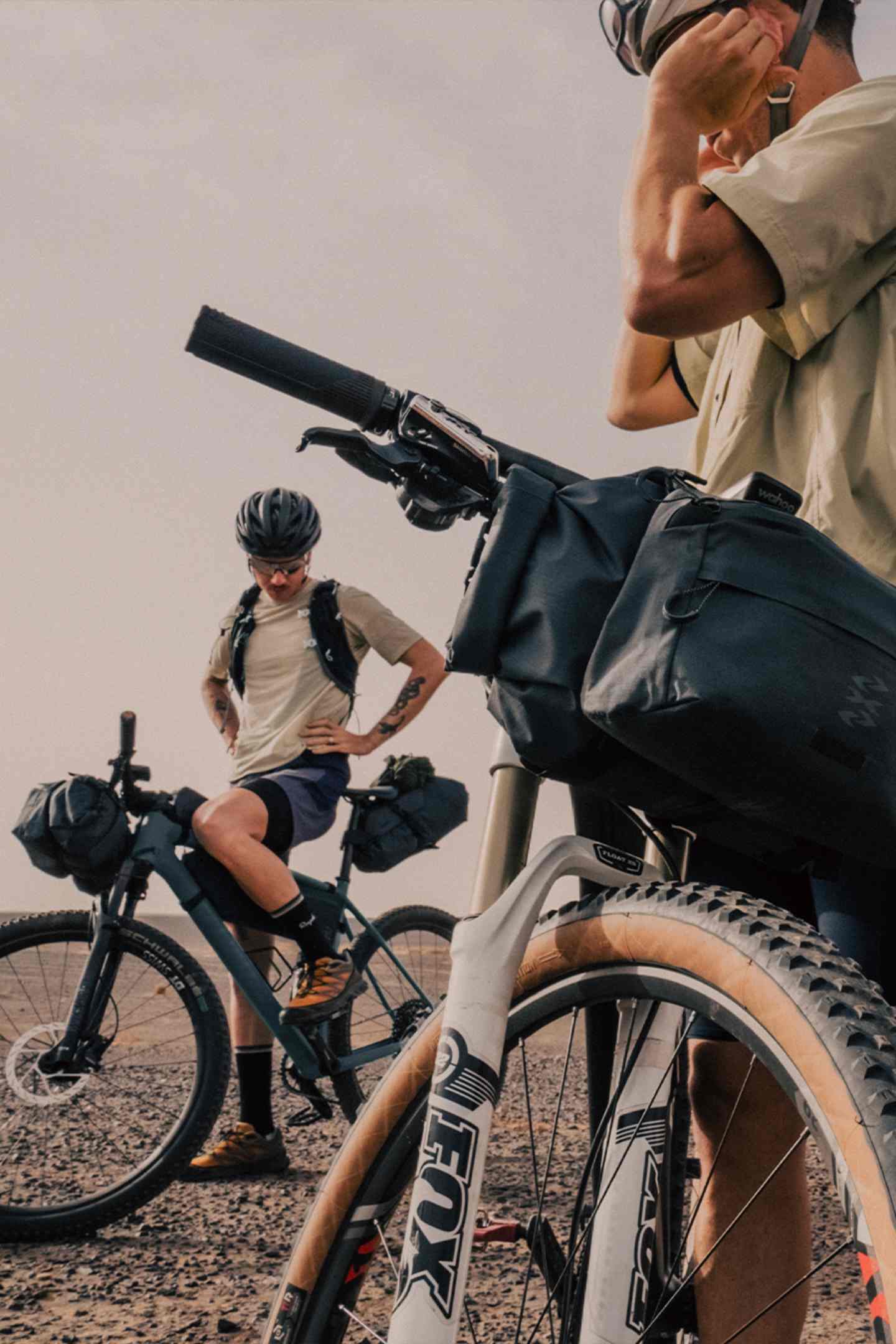 Rapha バーバッグ（ハンドルバーバッグ）ブラック 愛用者が語る！ロードバイクに乗るなら「Raphaのバーバッグ」が