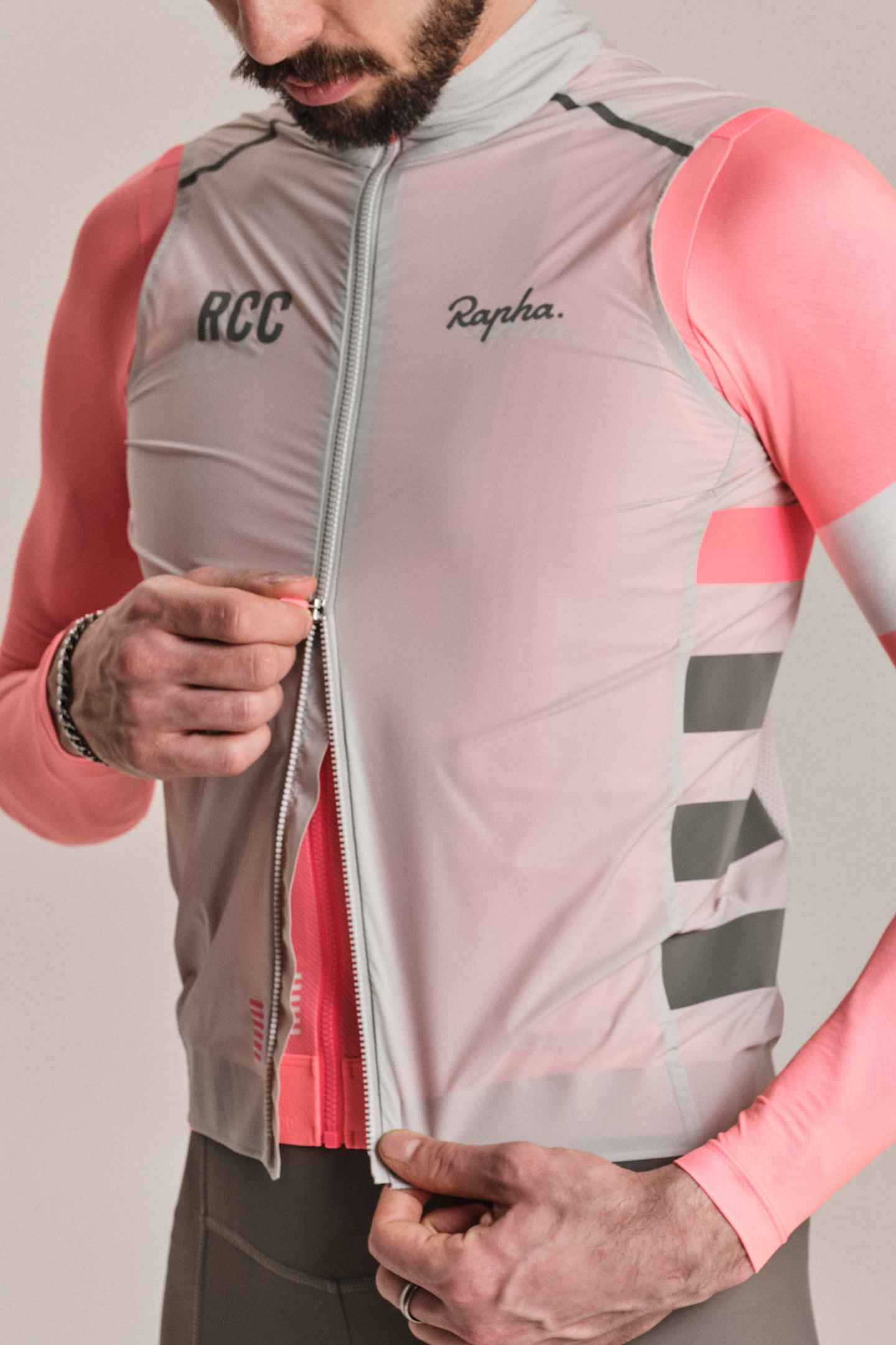 ウェア Rapha RCC Pro Team Lightweight Gilet Rapha Mens RCC Pro Team Lightweight Gilet – Out&Back Outdoor