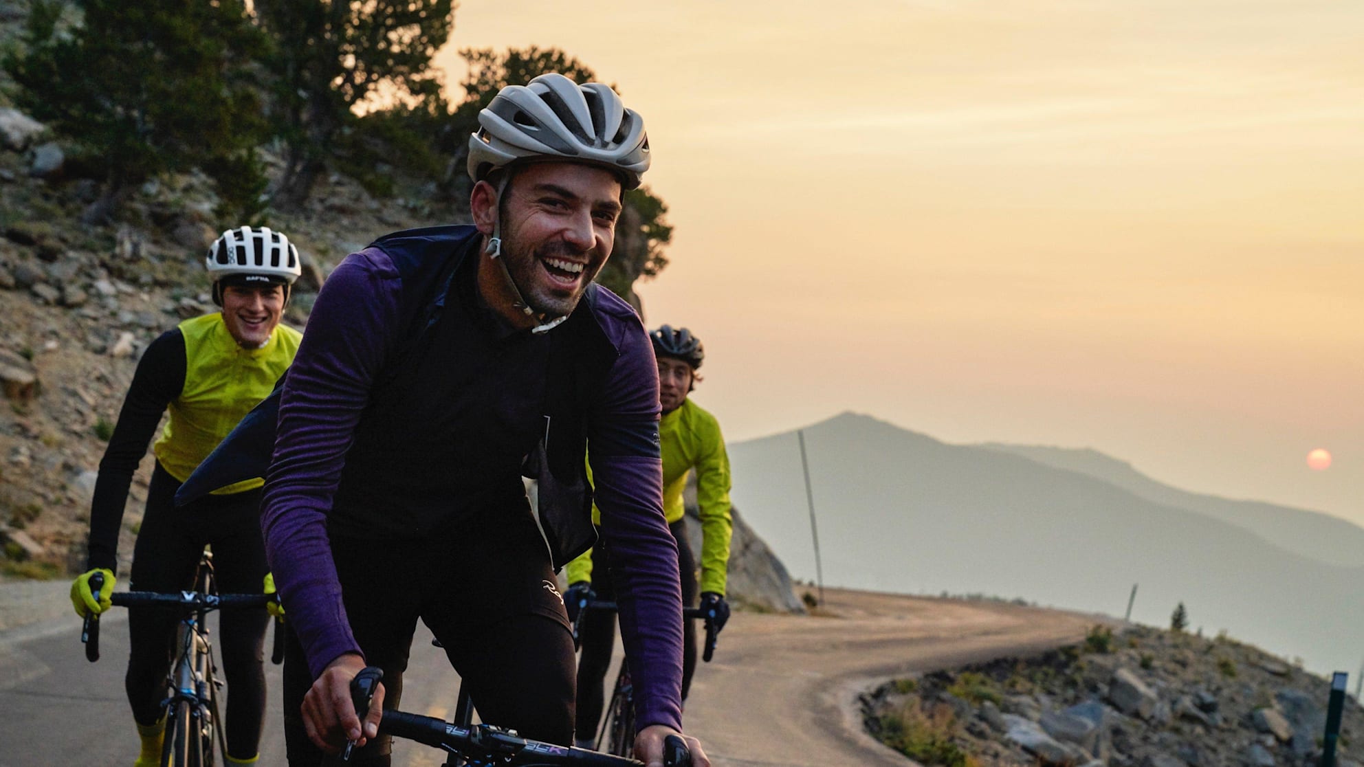 As the temperature falls and the light fades, it’s harder to get out and ride. Led by our legendary merino jerseys and the redesigned Winter Tights, the Classic collection takes on the challenges of autumn and winter riding.