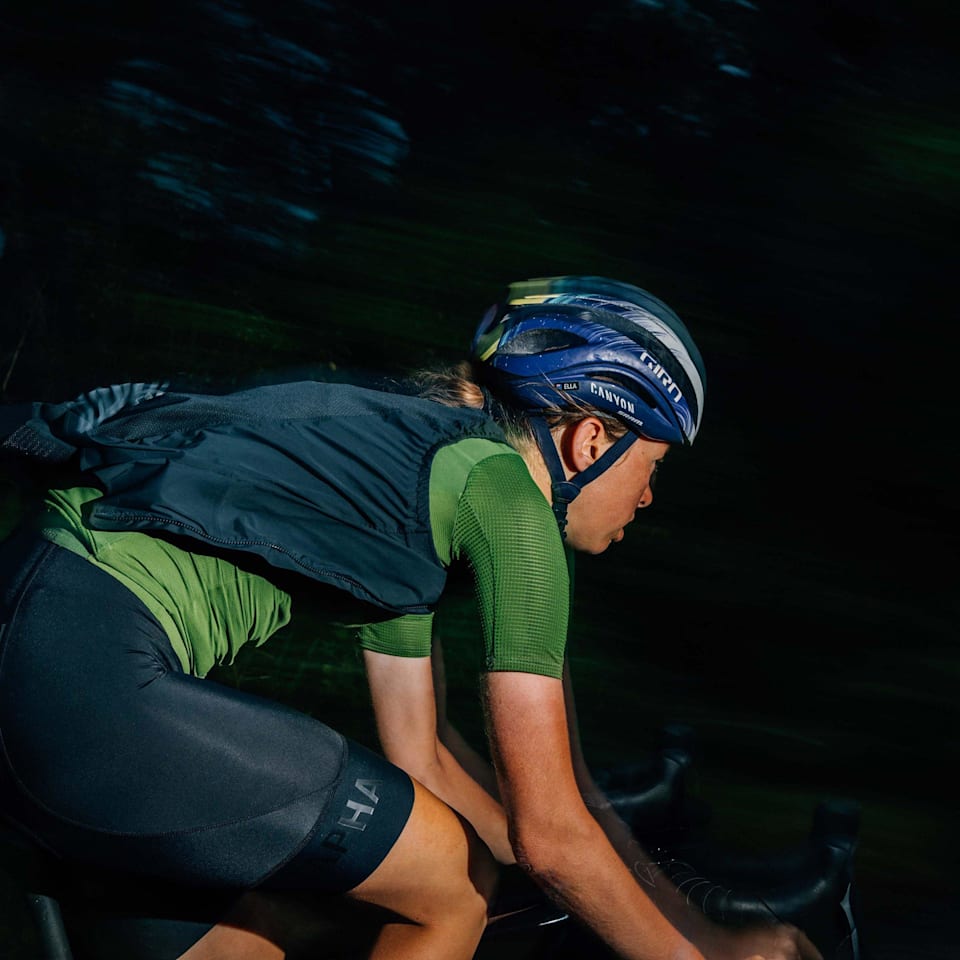 Women's Pro Team Lightweight Cycling Gilet | Rapha