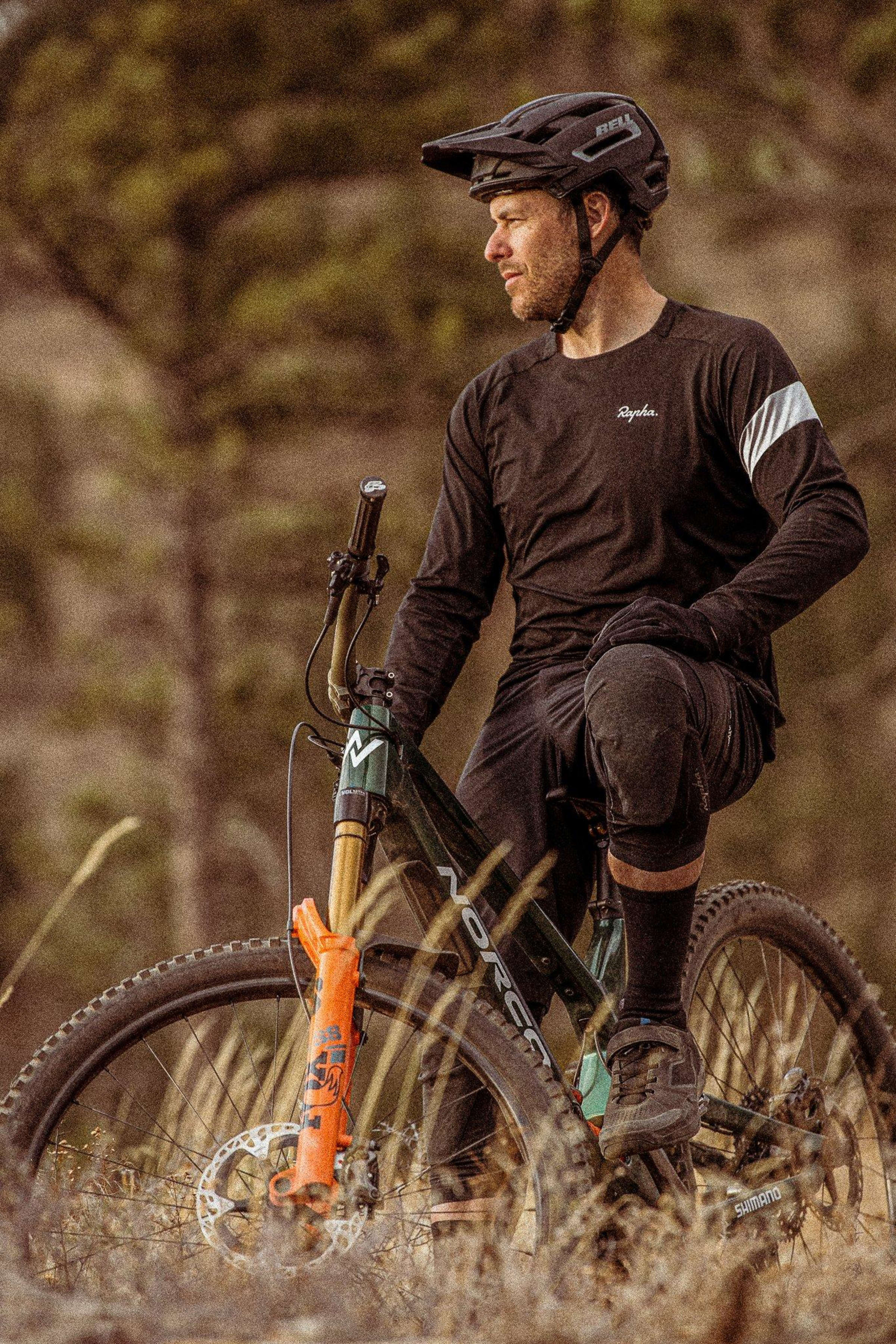 Ropa rapha liquidación 2025