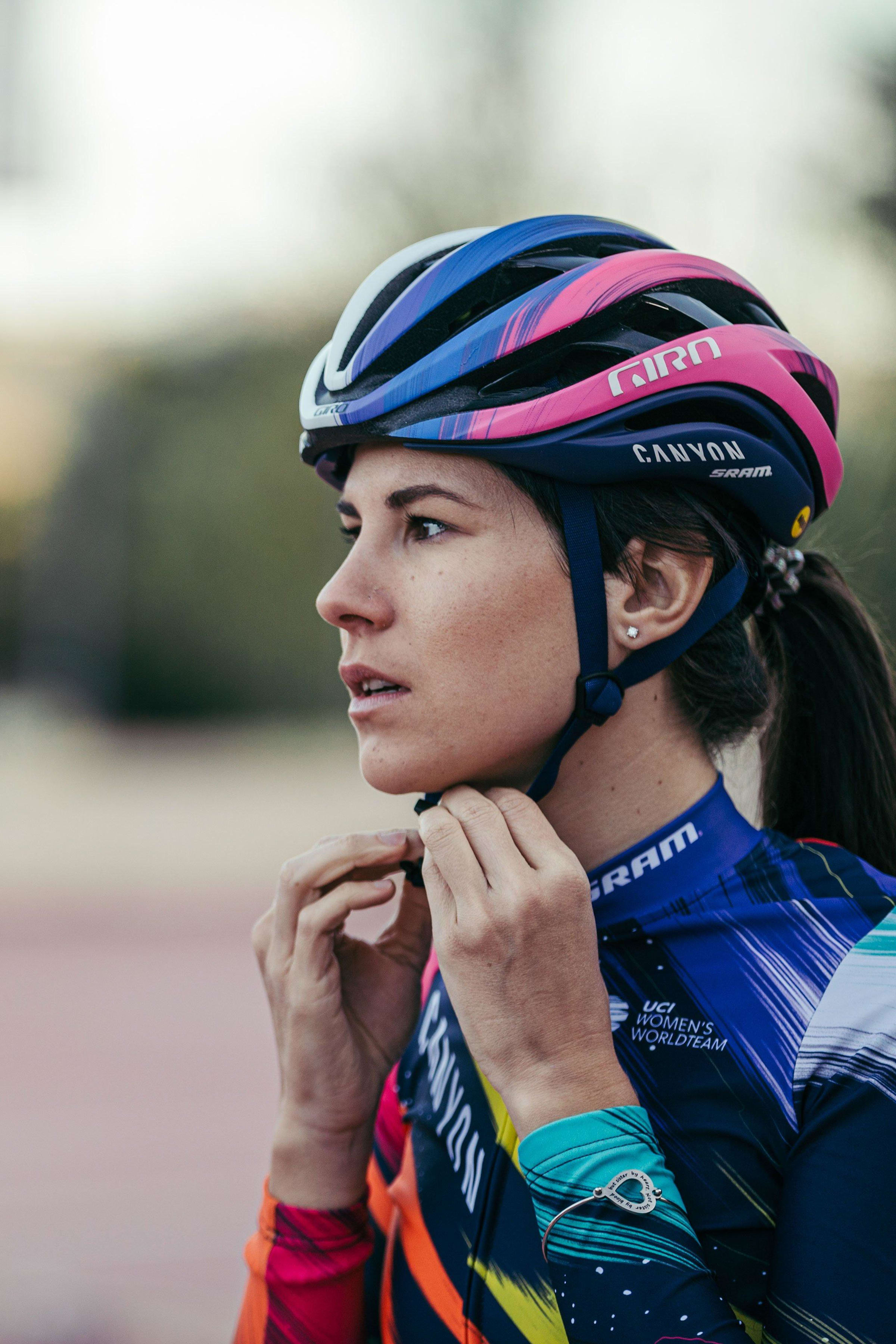 Giro canyon sram 2024 helmet