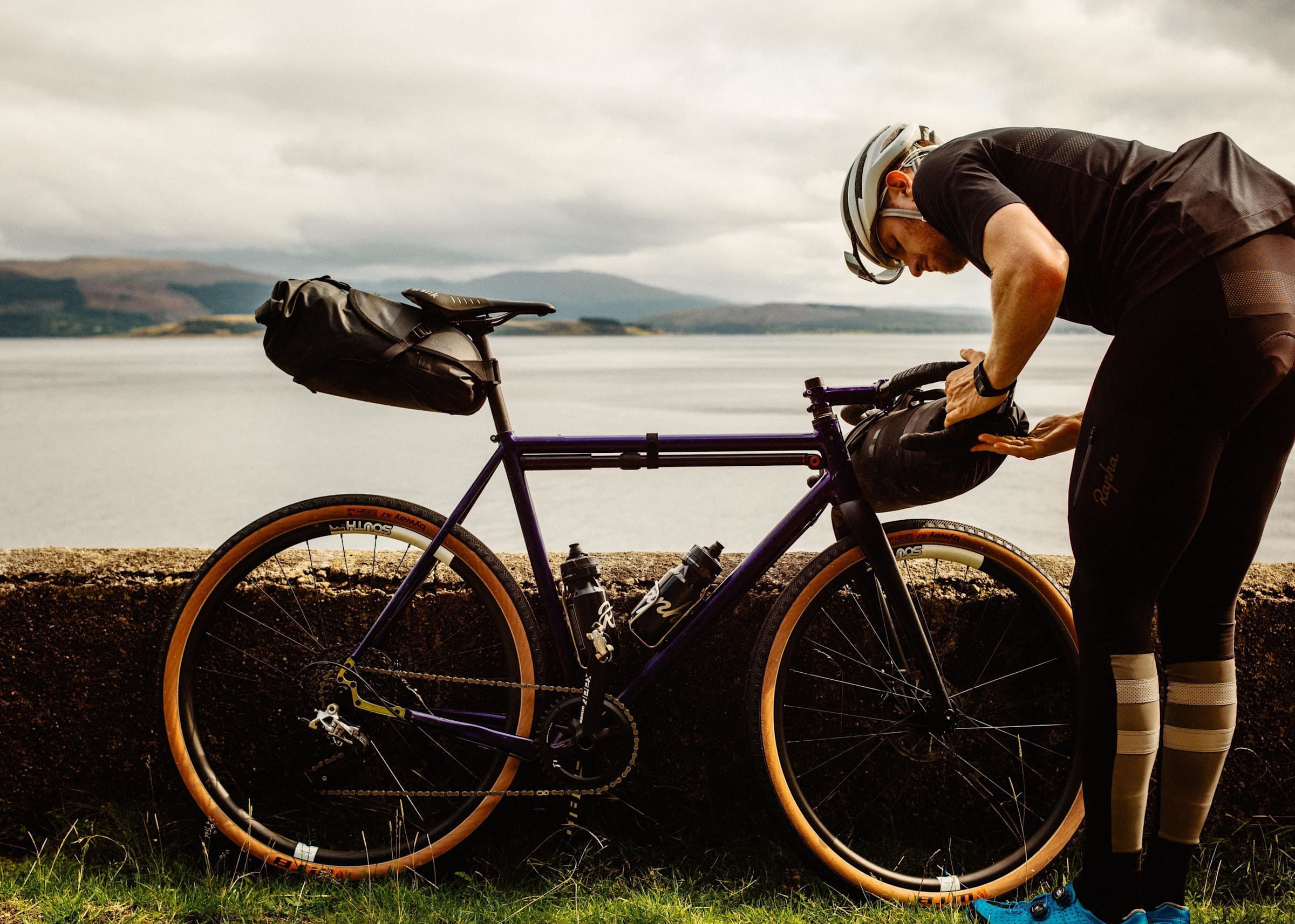 必要なものはこれだけ | Rapha 必要なものはこれだけ | Rapha