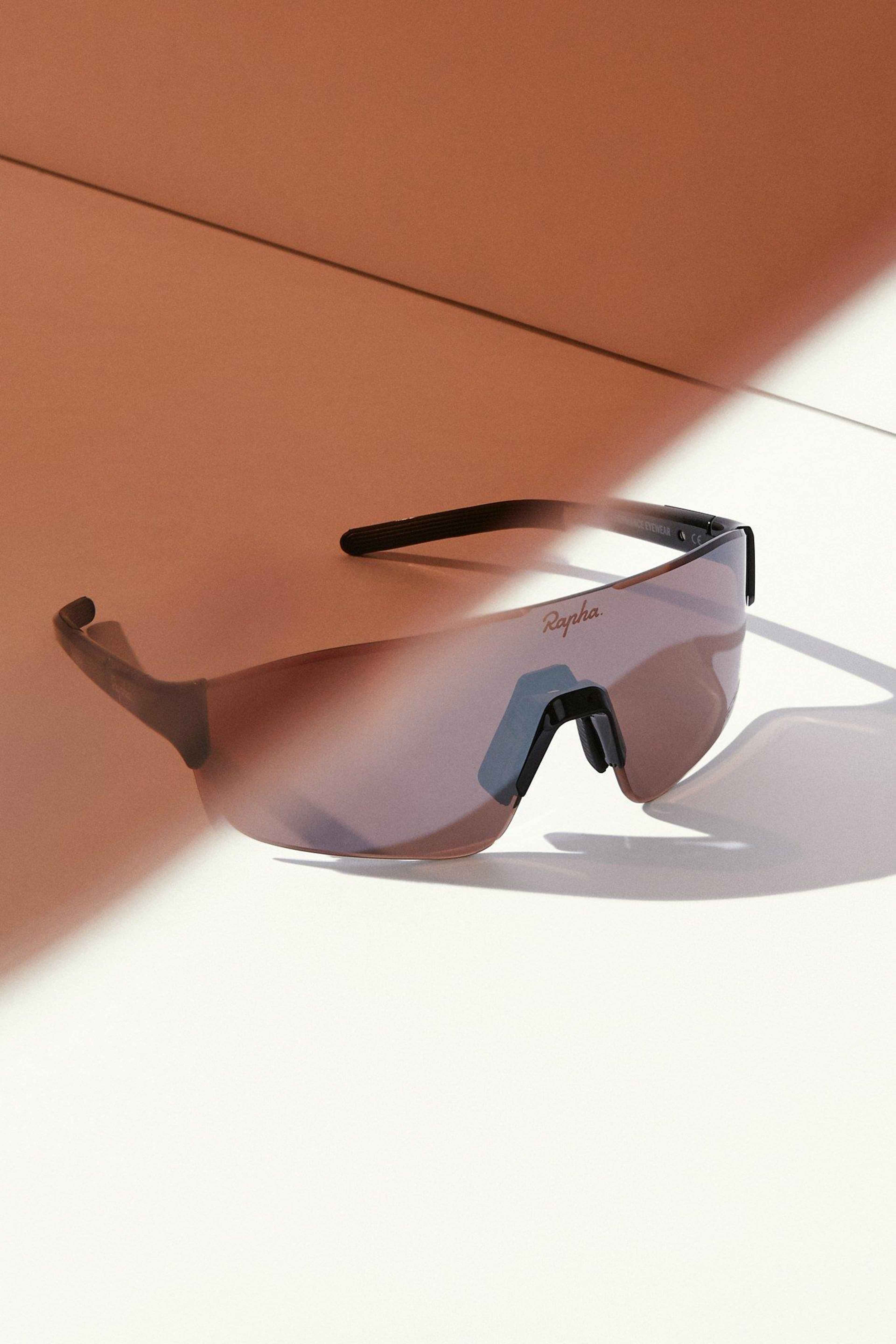 Raphaサングラス　ホワイト Glasses | Rapha
