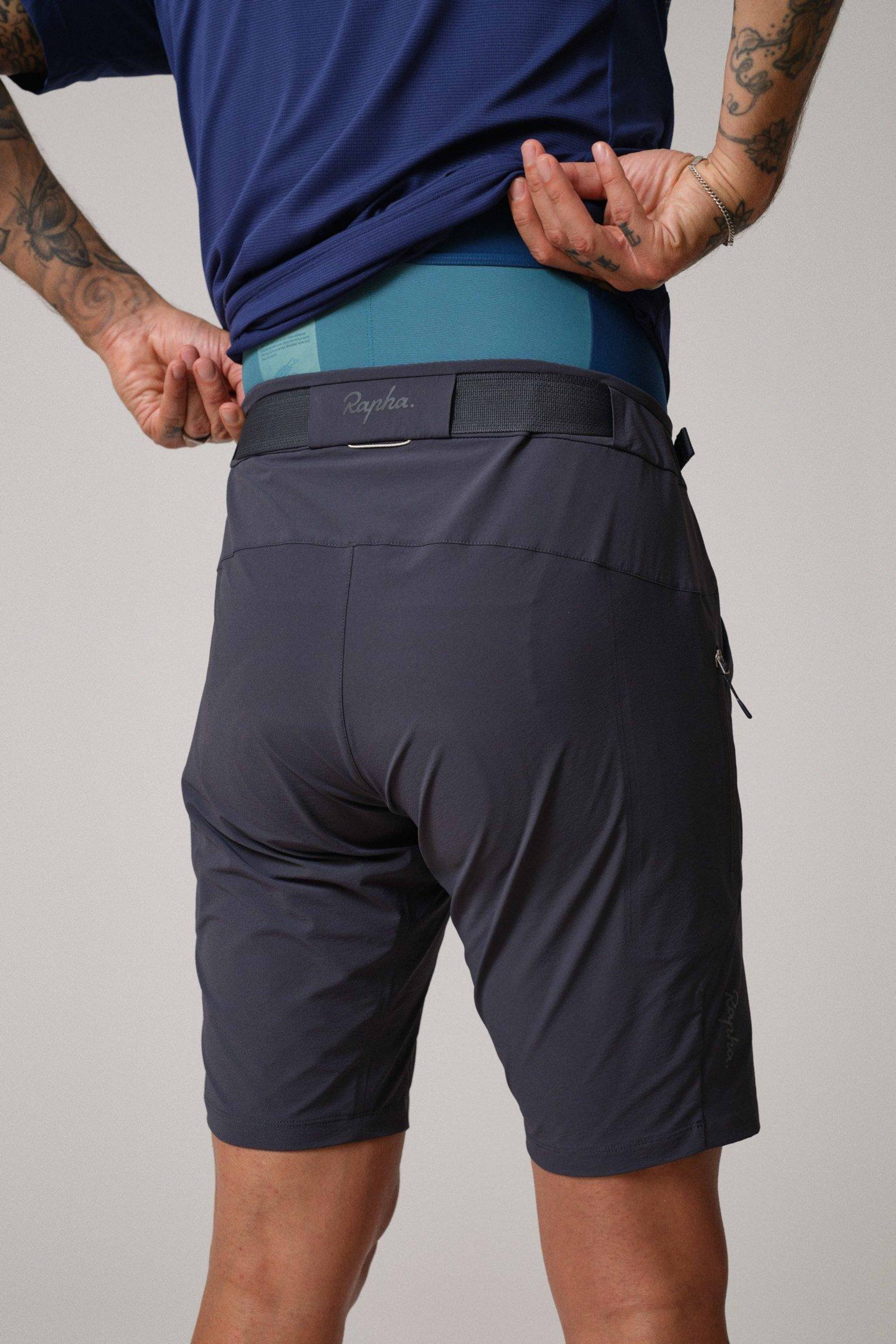 Rapha Explore Overshorts Mサイズ バーガンディ Rapha Explore Overshorts review – bikepacking baggies for