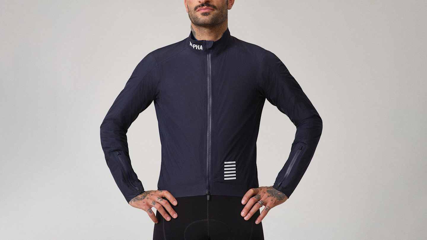 Rapha Pro Team GORE-TEX Rain Jacket 三層構造ながら軽量な防水