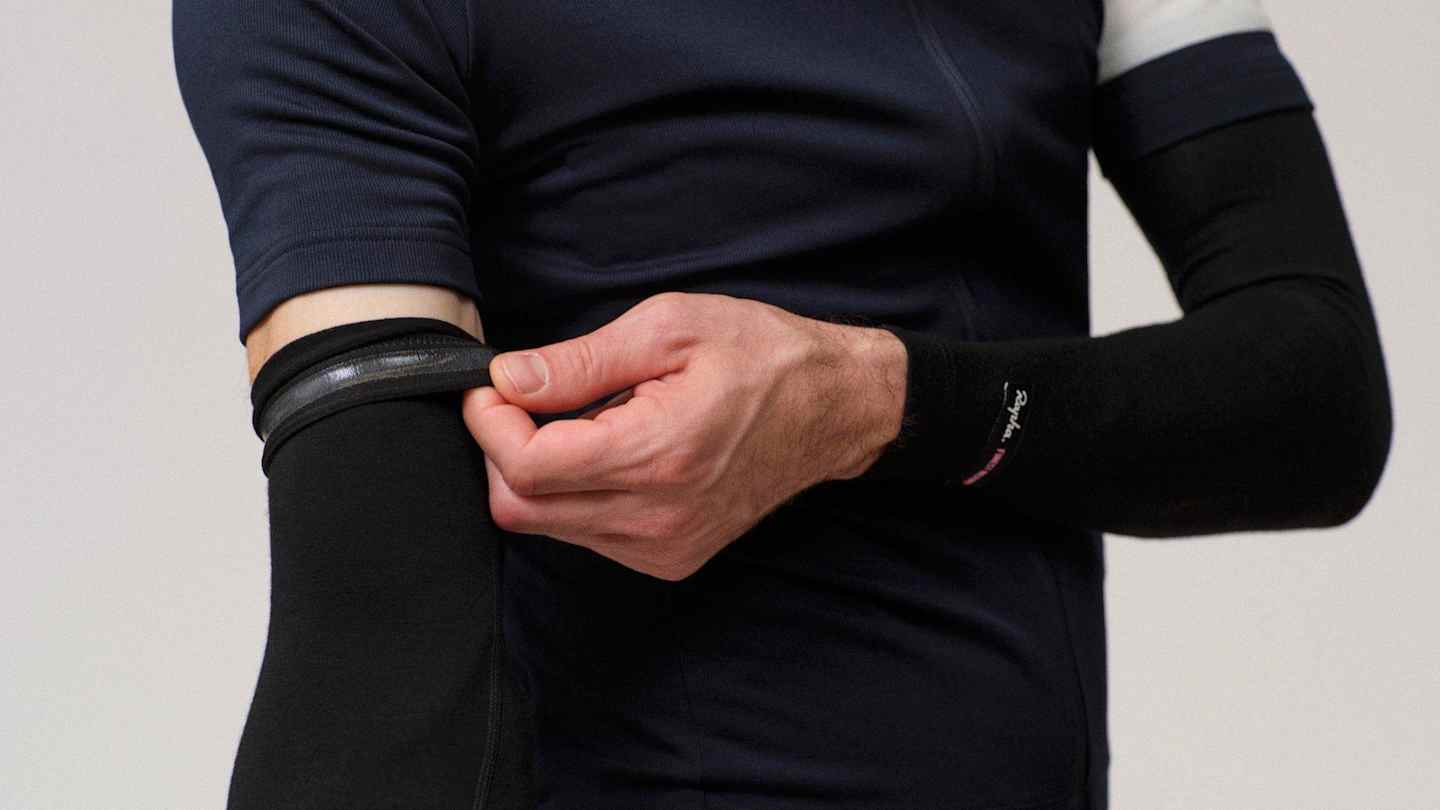 rapha メリノ アームウォーマーandニーウォーマー 各Sサイズ WAW02XX_BLK_Merino-Arm-