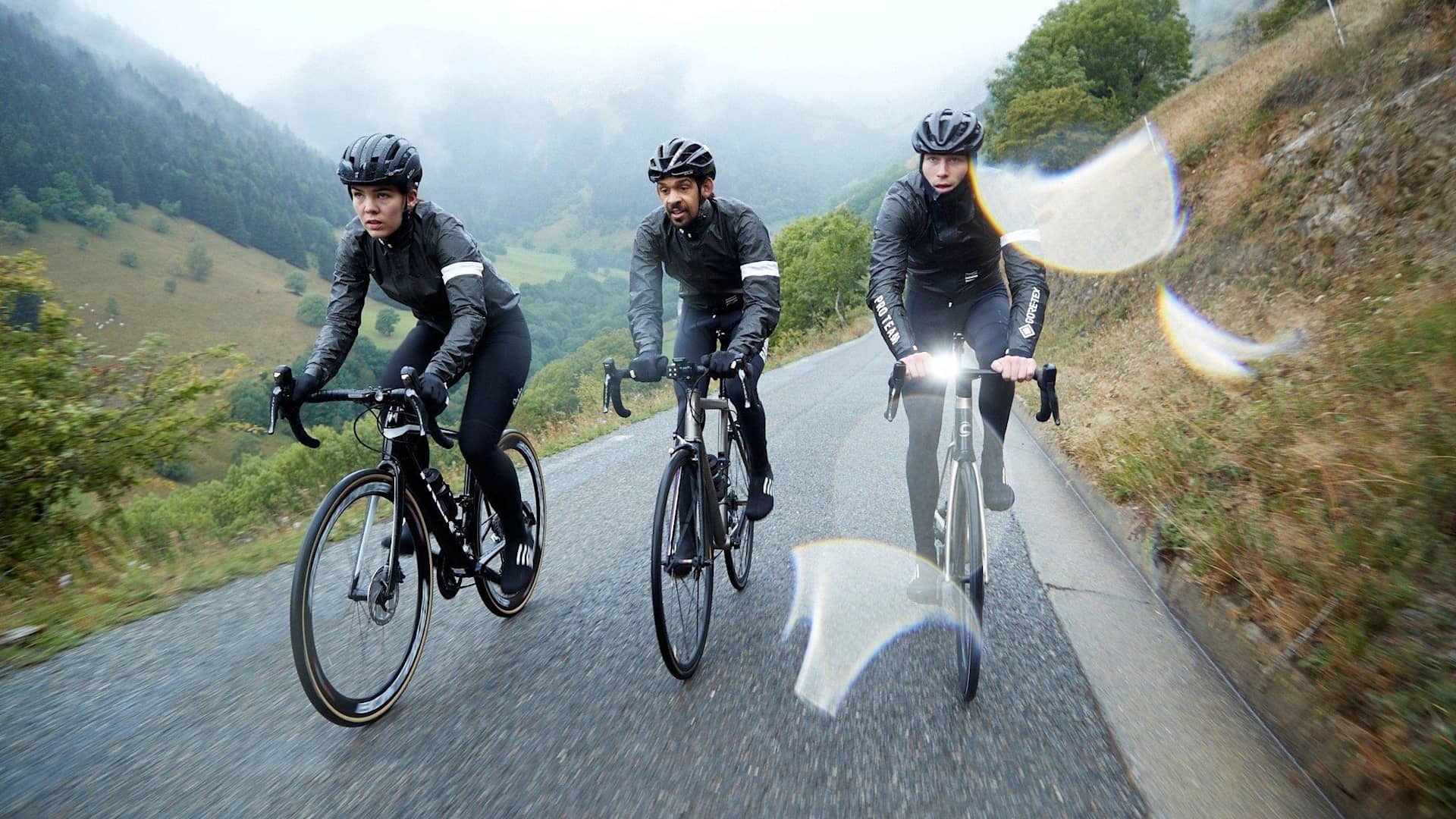Rapha ラファ　RCCジャケット　レースケープ　防寒防風防水　Mサイズ Rapha】PRO TEAM 「Race Cape」のレビュー | 理系な人の趣味ブログ